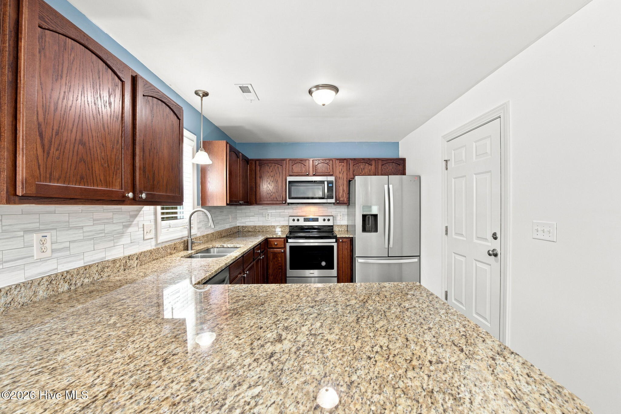 128 Hunting Wood Lane Property Photo 7