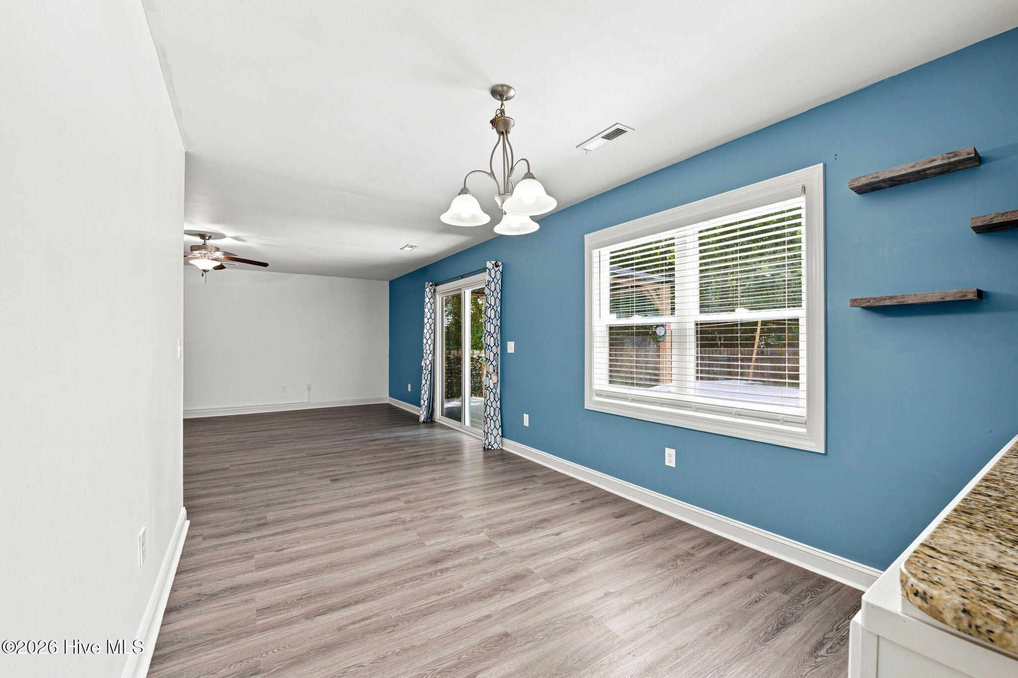 128 Hunting Wood Lane Property Photo 8