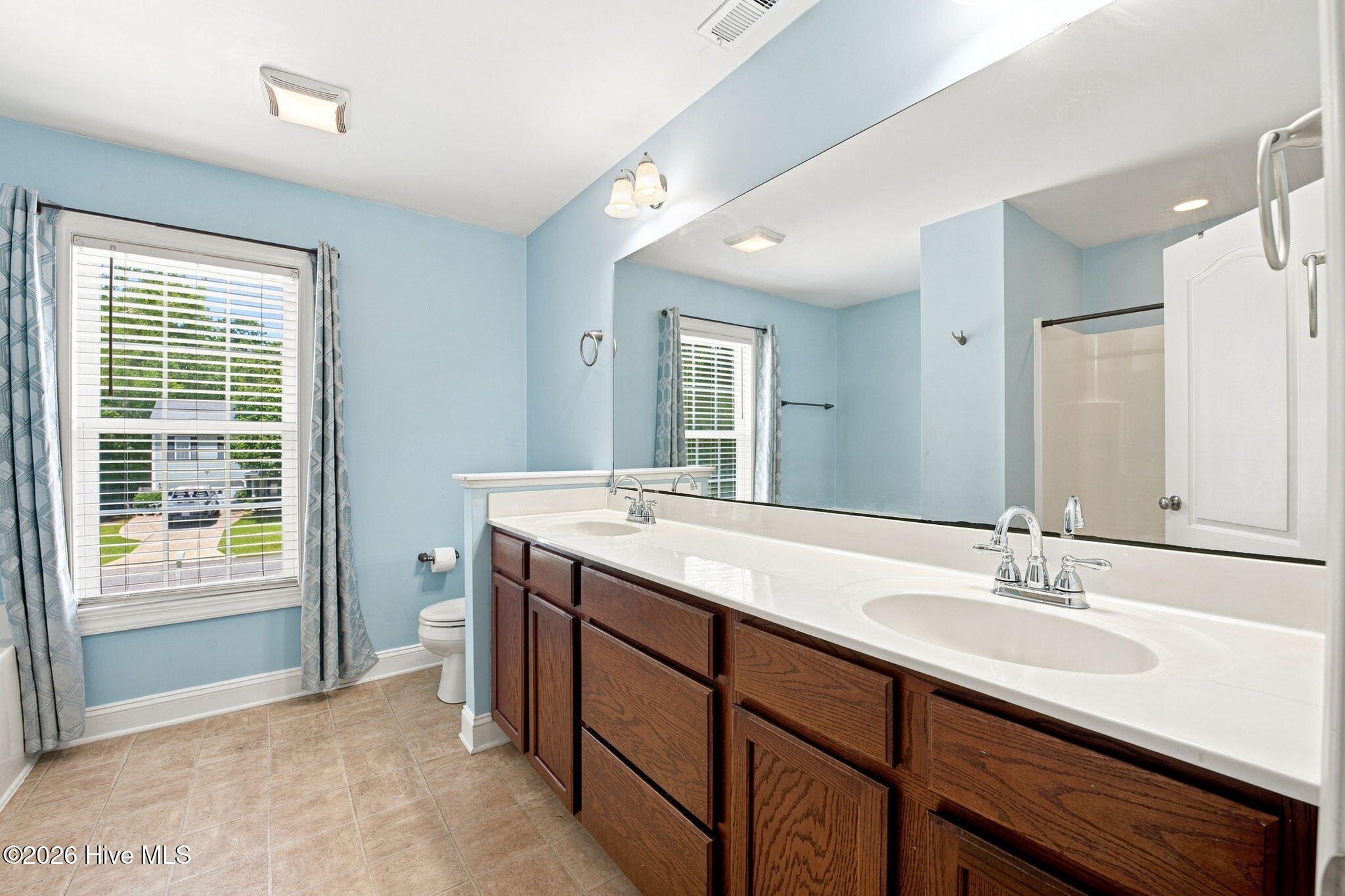 128 Hunting Wood Lane Property Photo 12