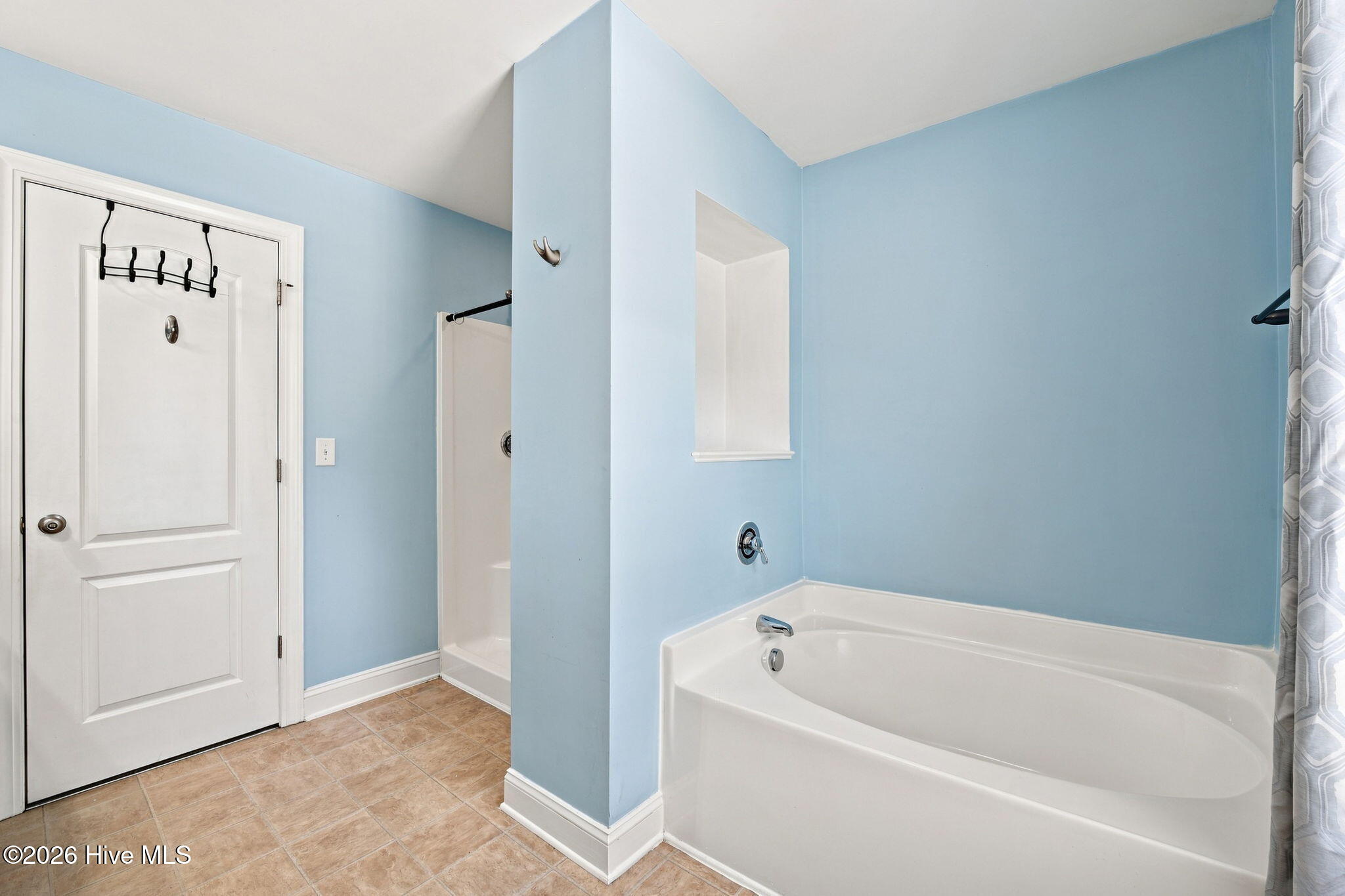 128 Hunting Wood Lane Property Photo 13