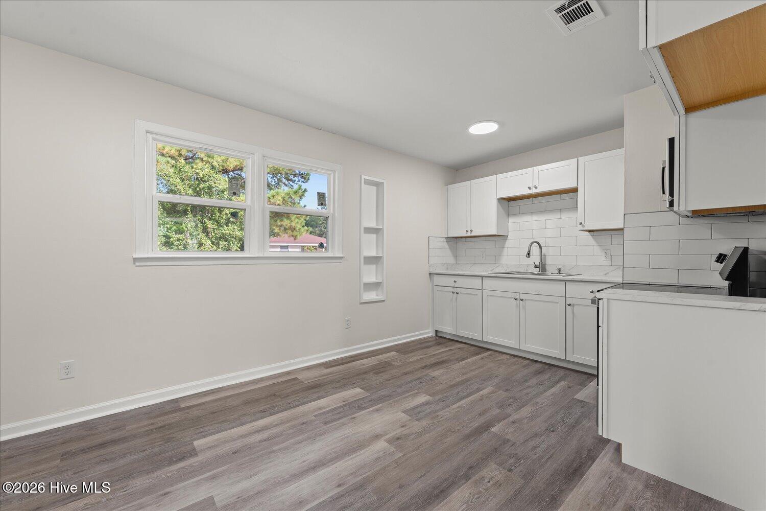 3332 Young Forest Drive Property Photo 6