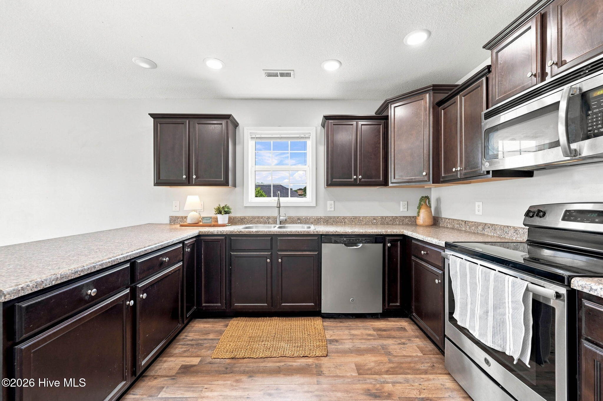 102 Prelude Drive Property Photo 11