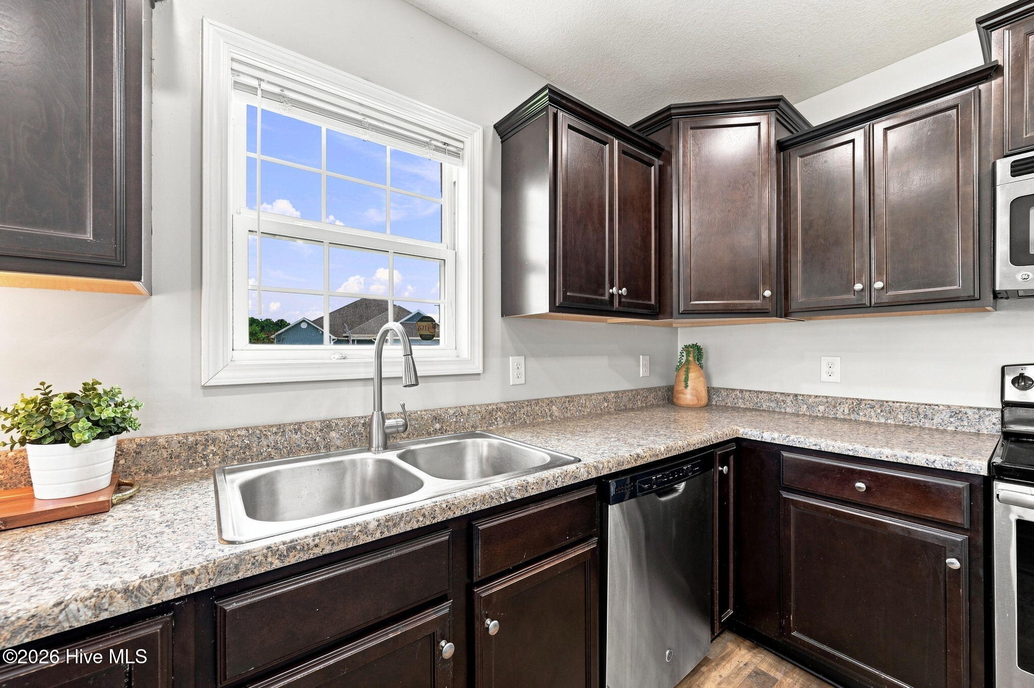 102 Prelude Drive Property Photo 12