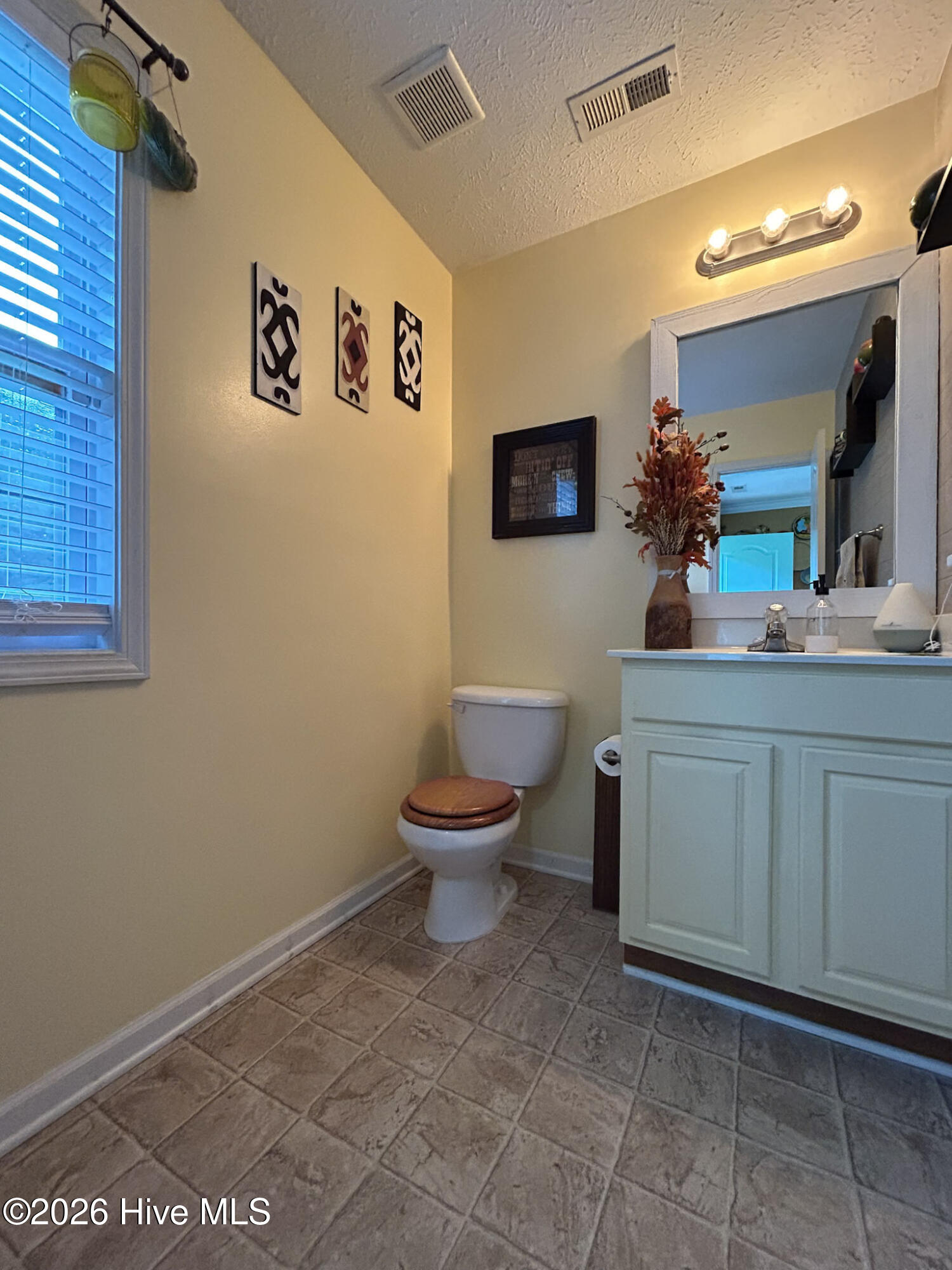 305 Vito Court Property Photo 6