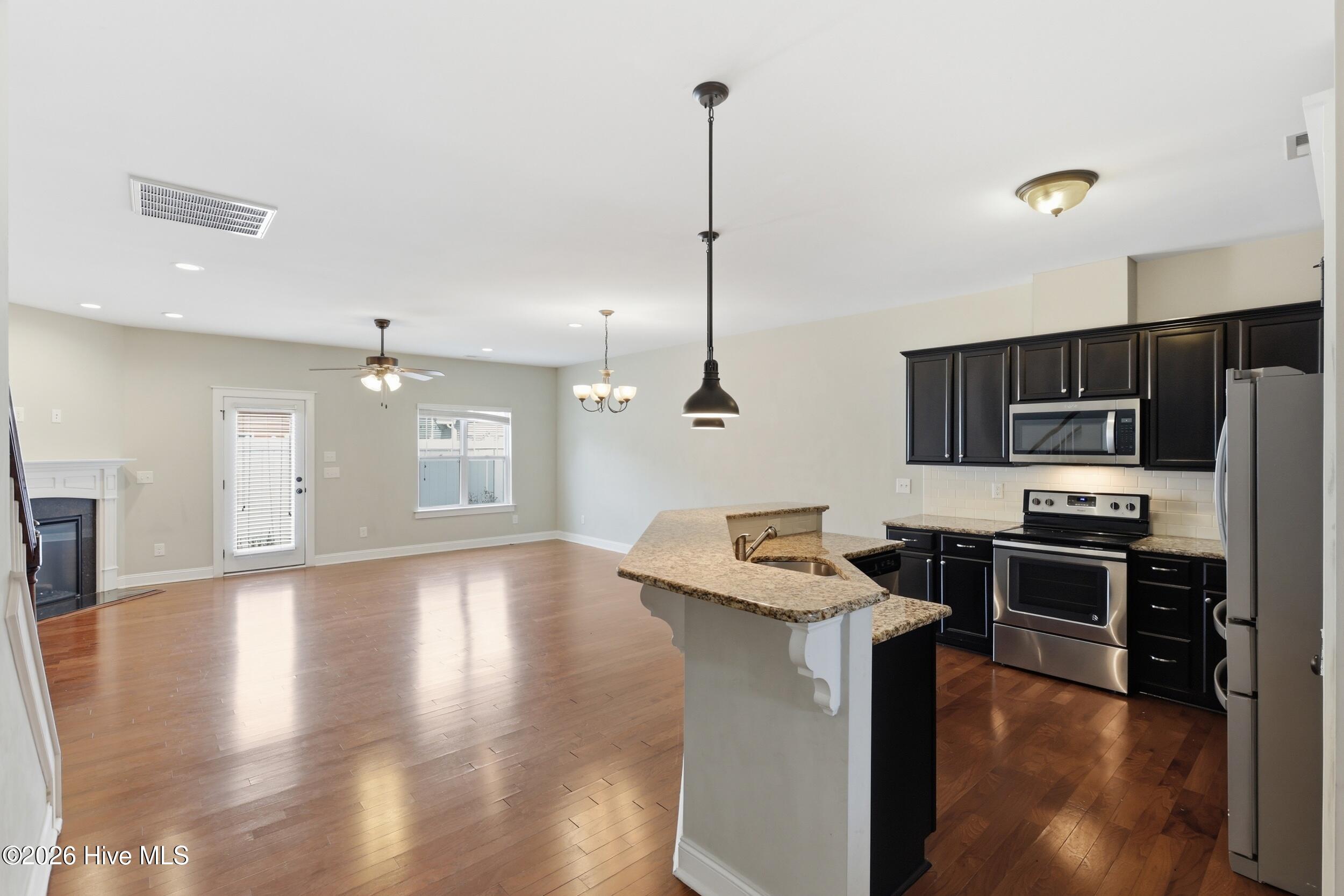 1808 Fox Den Way 2 Property Photo 3