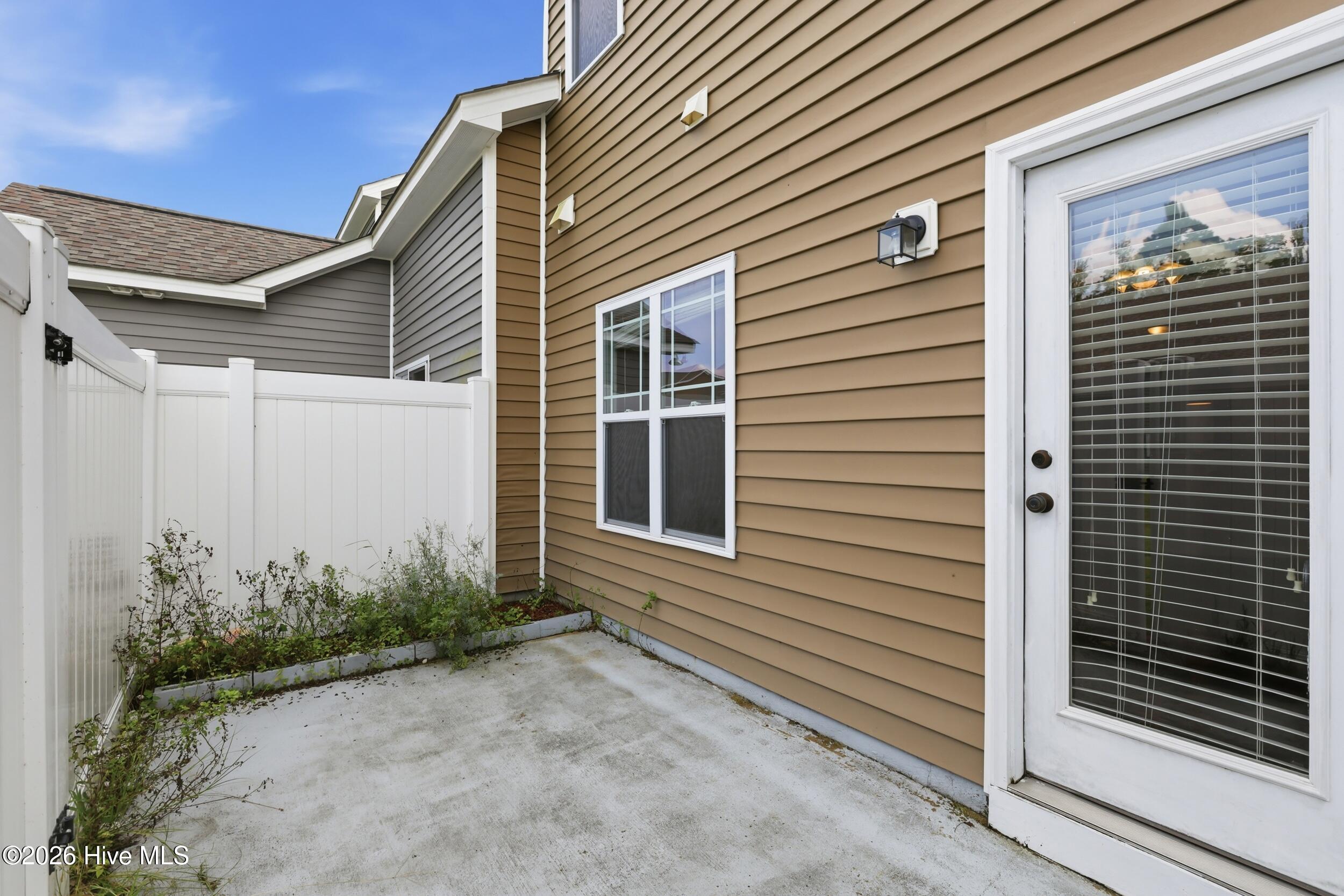 1808 Fox Den Way 2 Property Photo 23