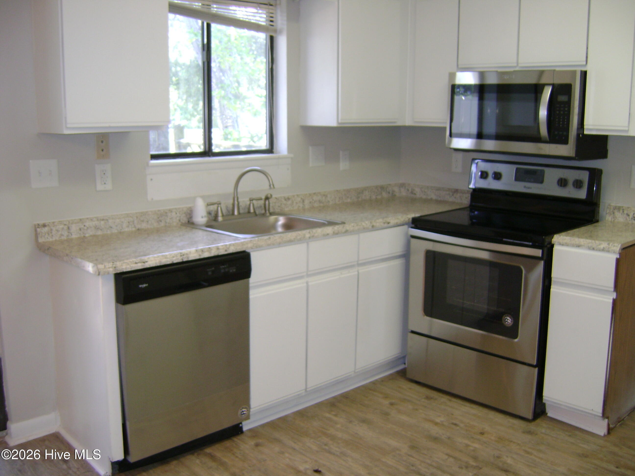 113 Bonner Avenue 107 Property Photo 1