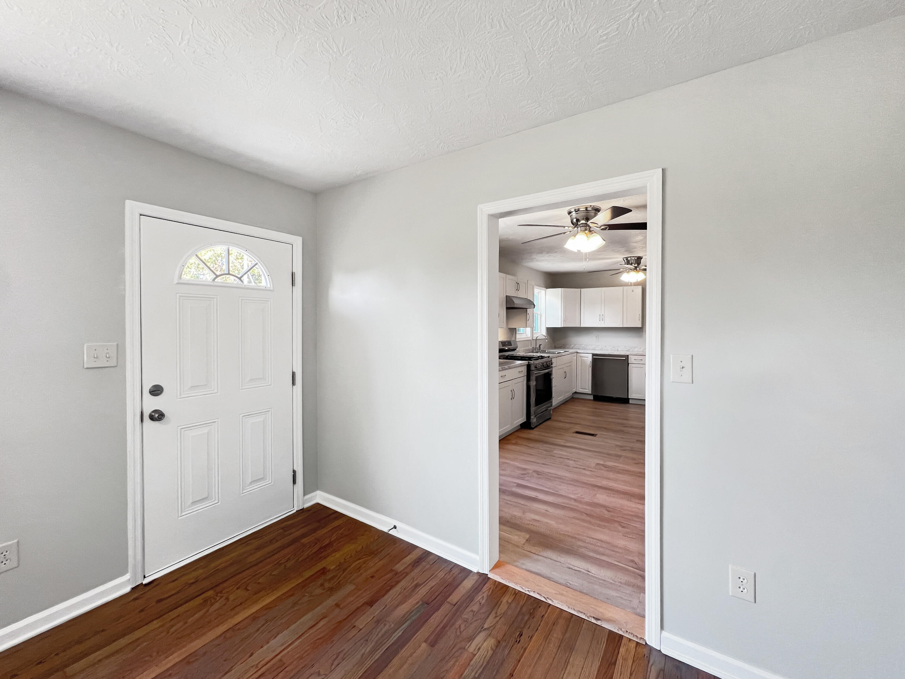 501 2nd Street Property Photo 6