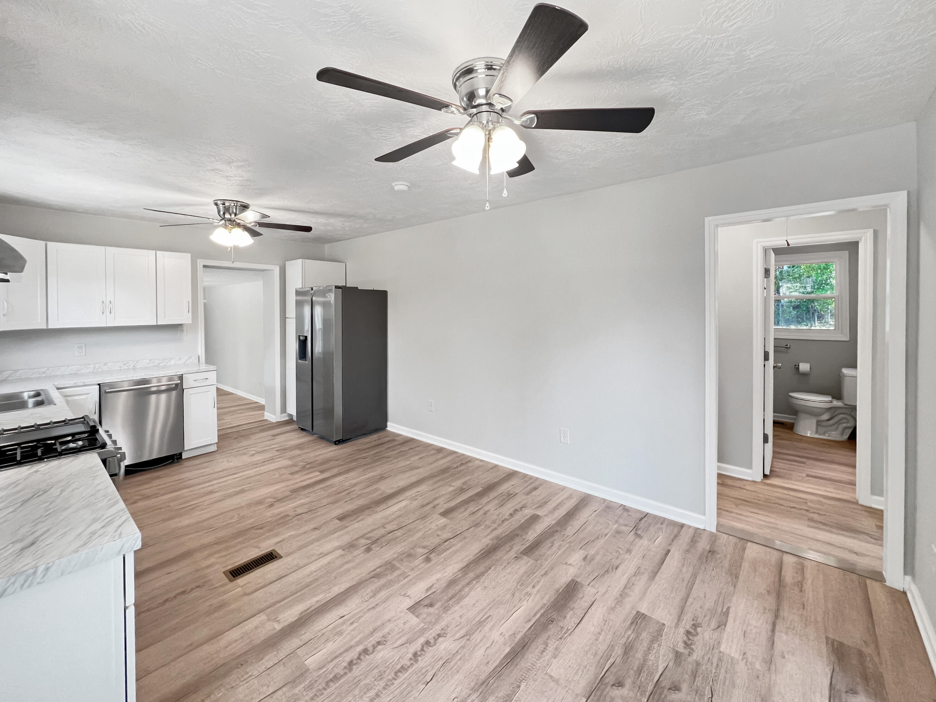 501 2nd Street Property Photo 8