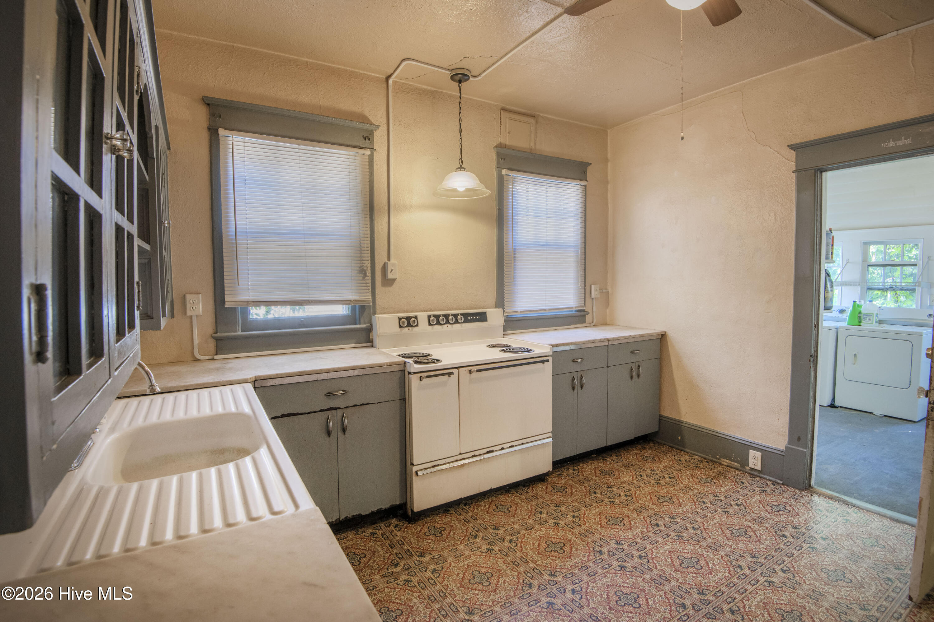 204 E Baker Street Property Photo 15