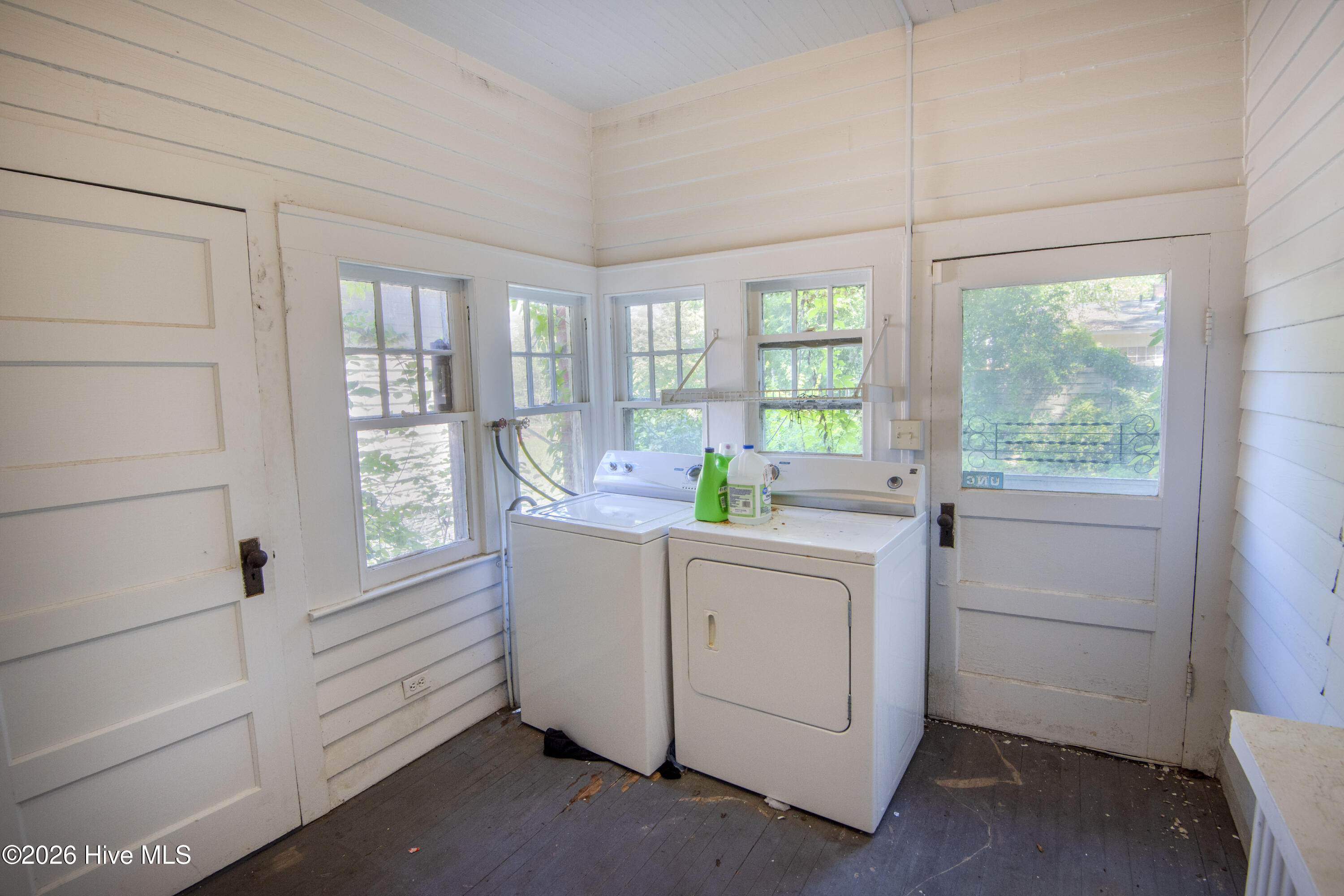 204 E Baker Street Property Photo 17