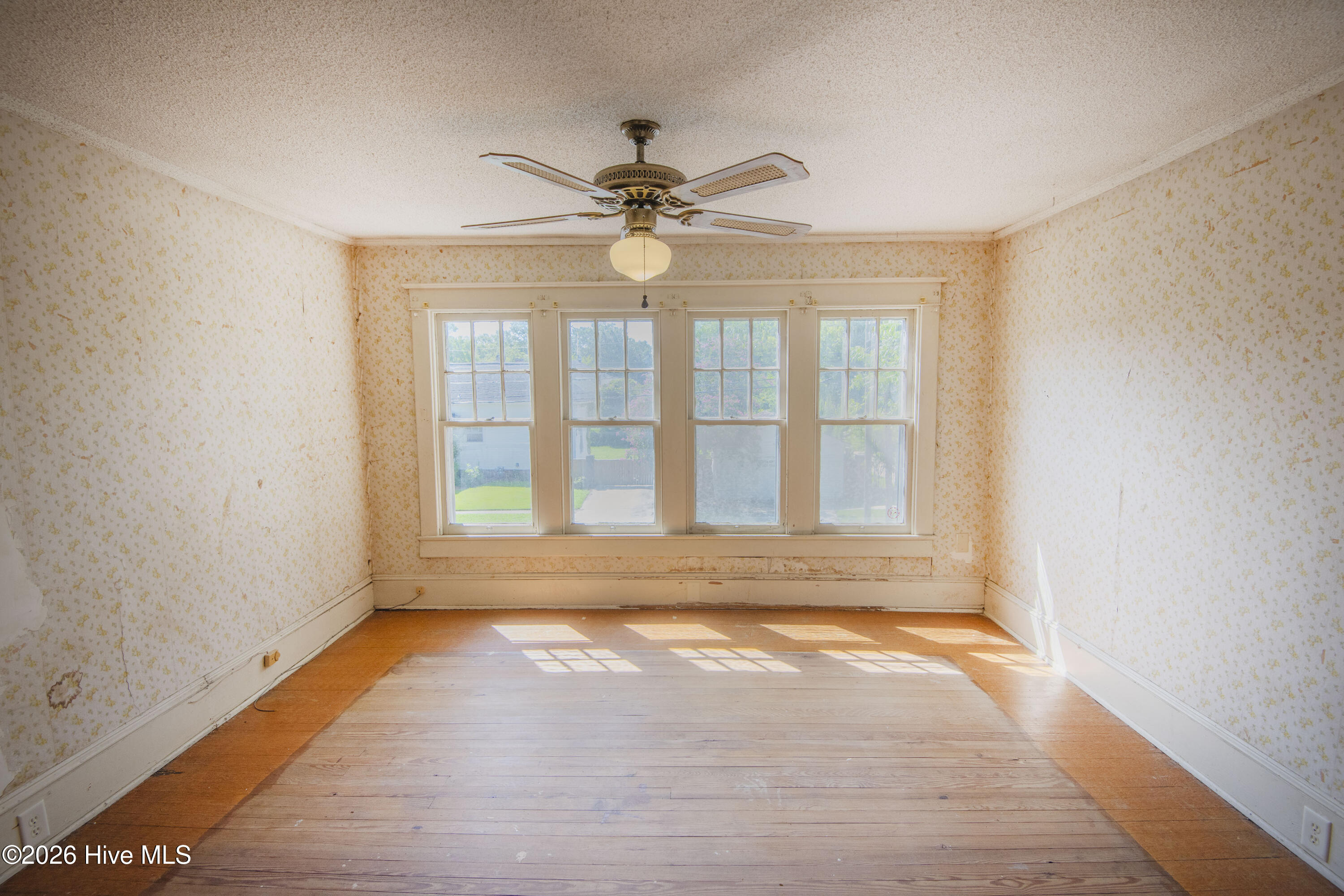 204 E Baker Street Property Photo 20