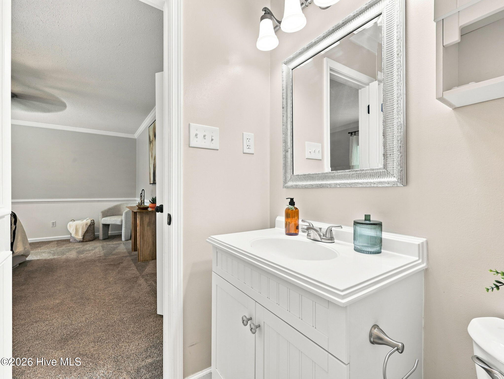 2212 Colony Plaza Property Photo 16