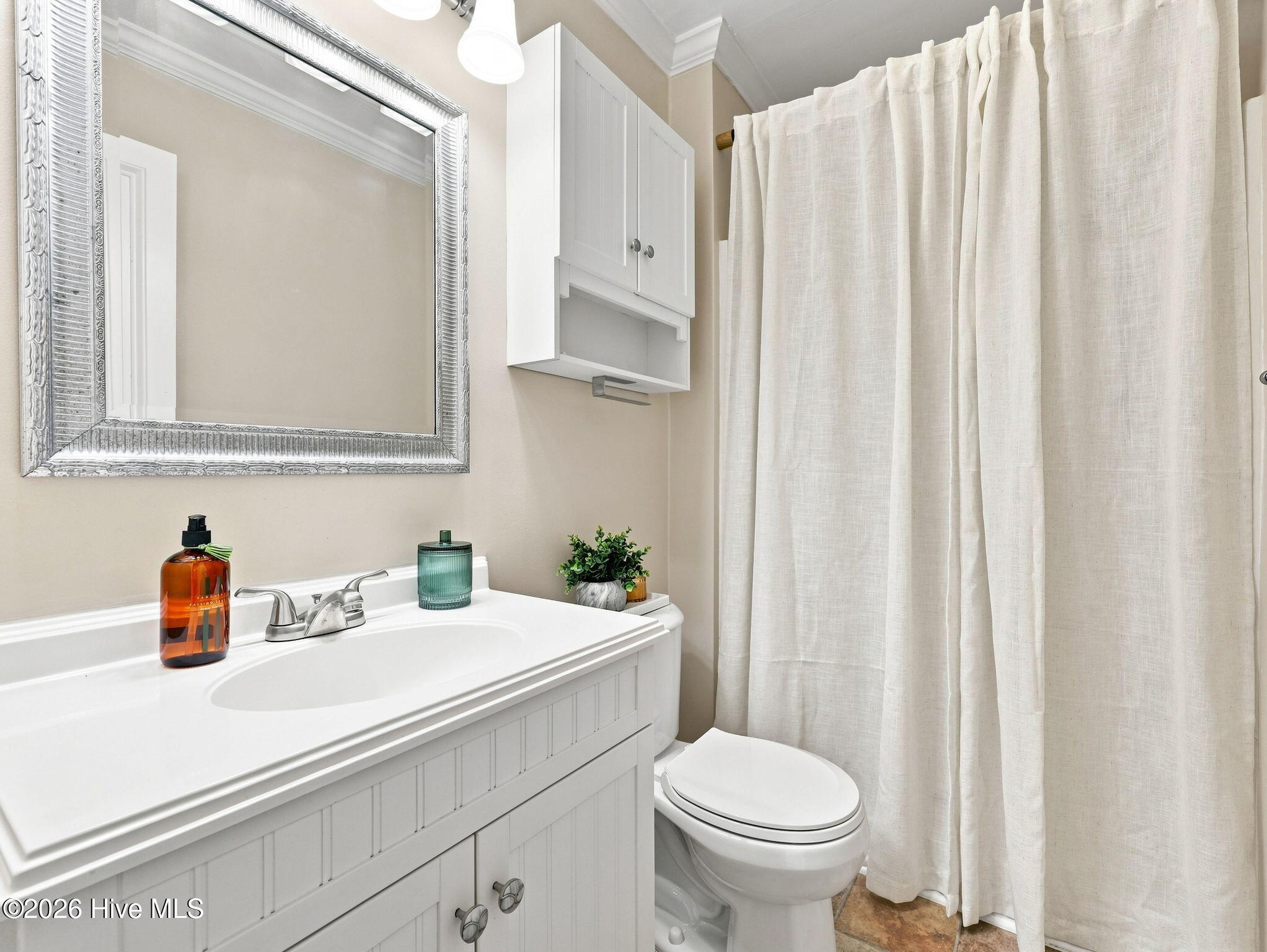 2212 Colony Plaza Property Photo 17