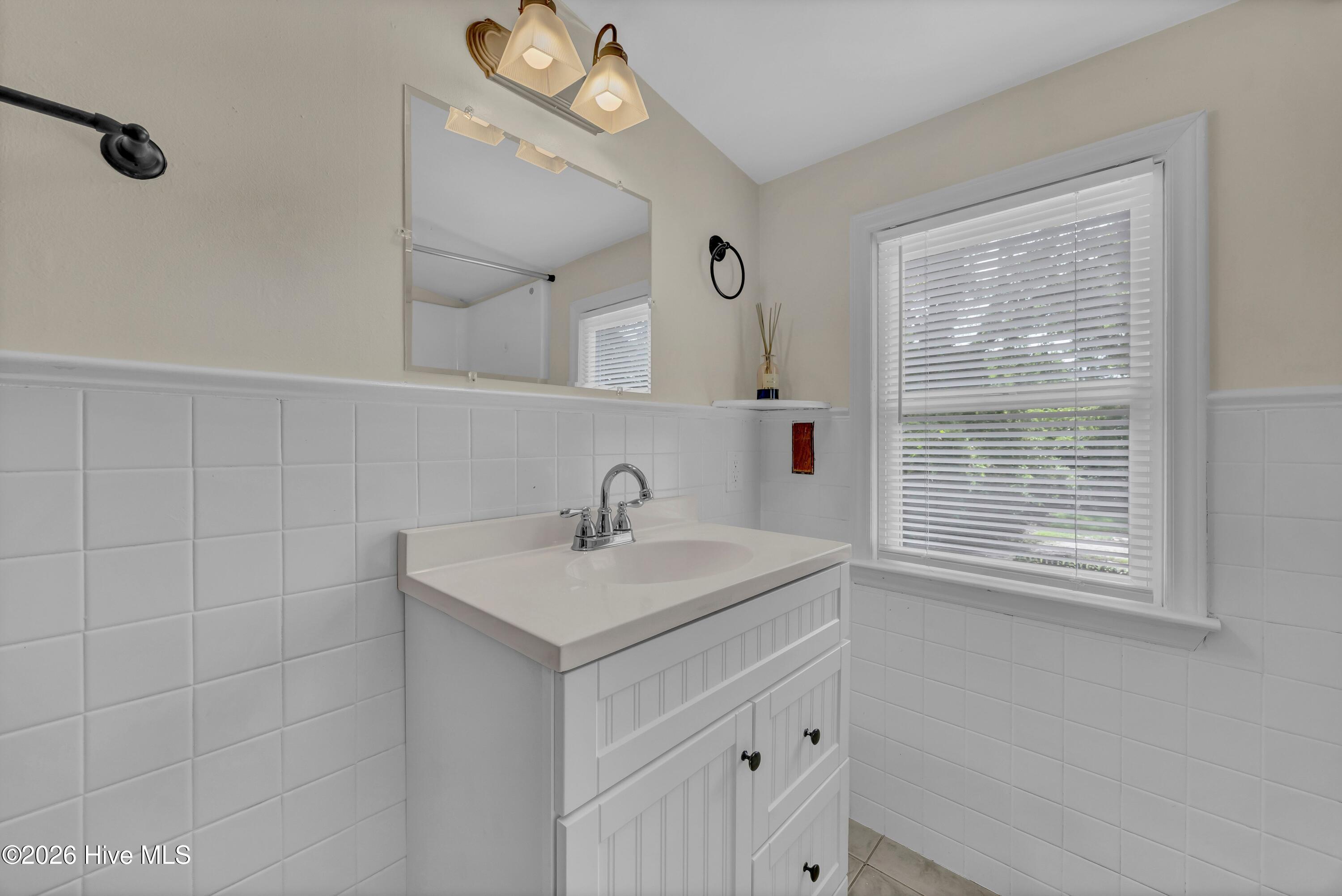 917 Bryan Avenue Property Photo 27