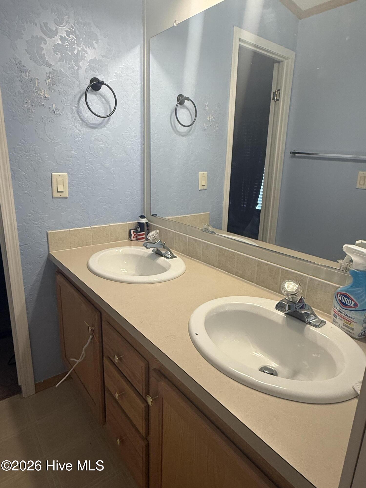 106 Paula Lane Property Photo 8