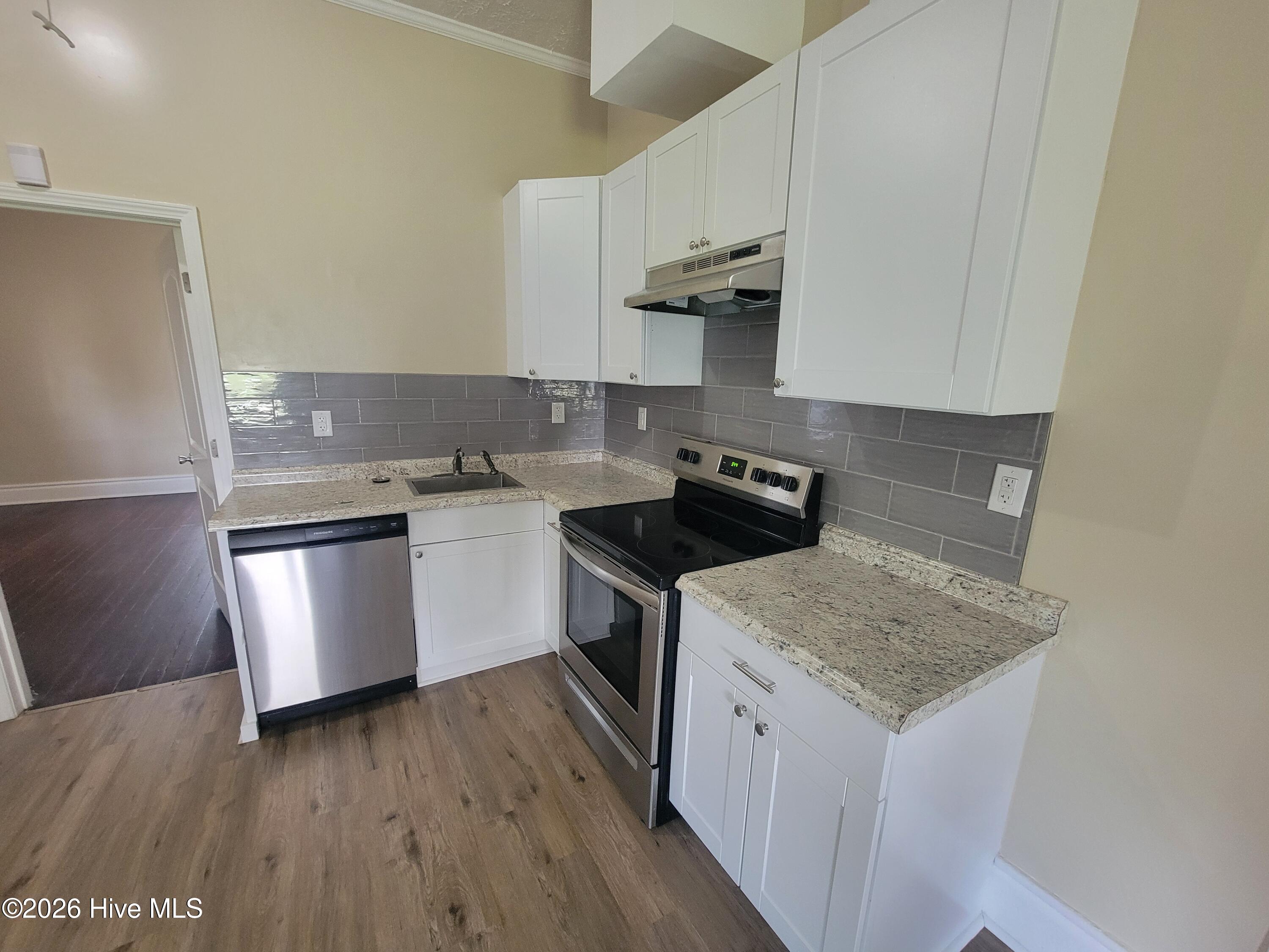 1824 Watkins Street A Property Photo 6