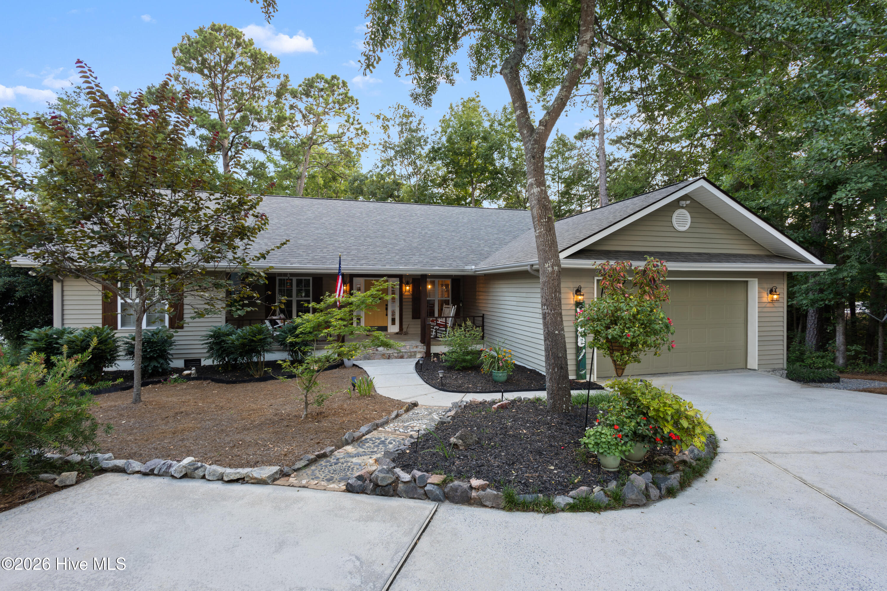 305 Misty Cove Property Photo 1