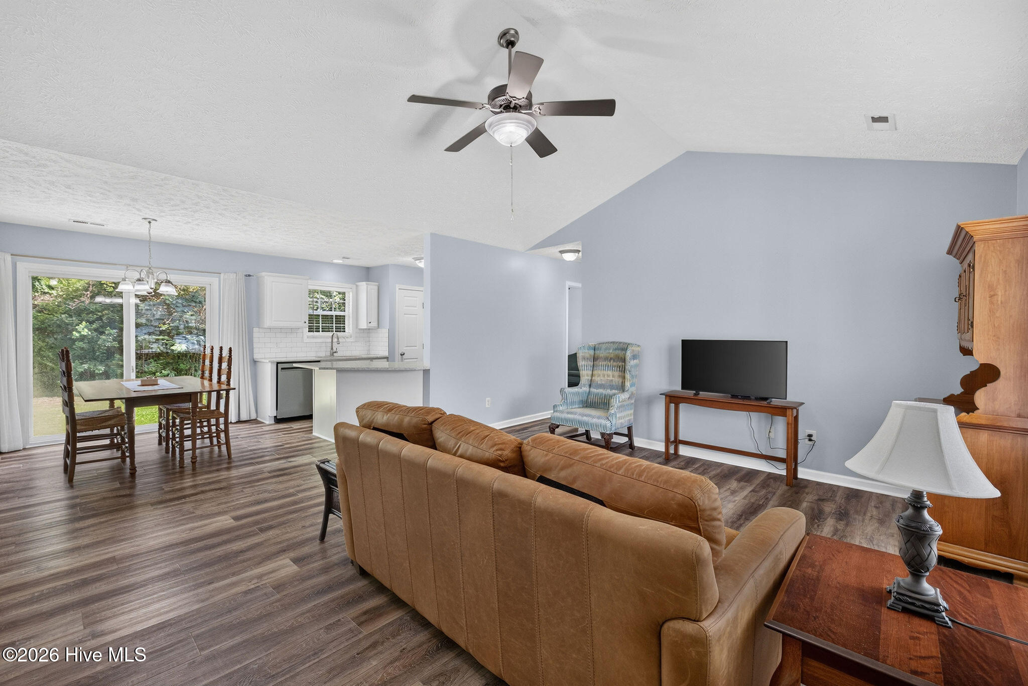 247 Ross Court Property Photo 6