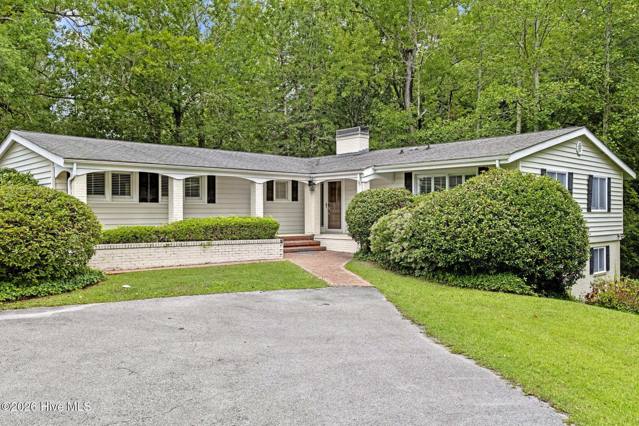 402 Country Club Drive Property Photo 4
