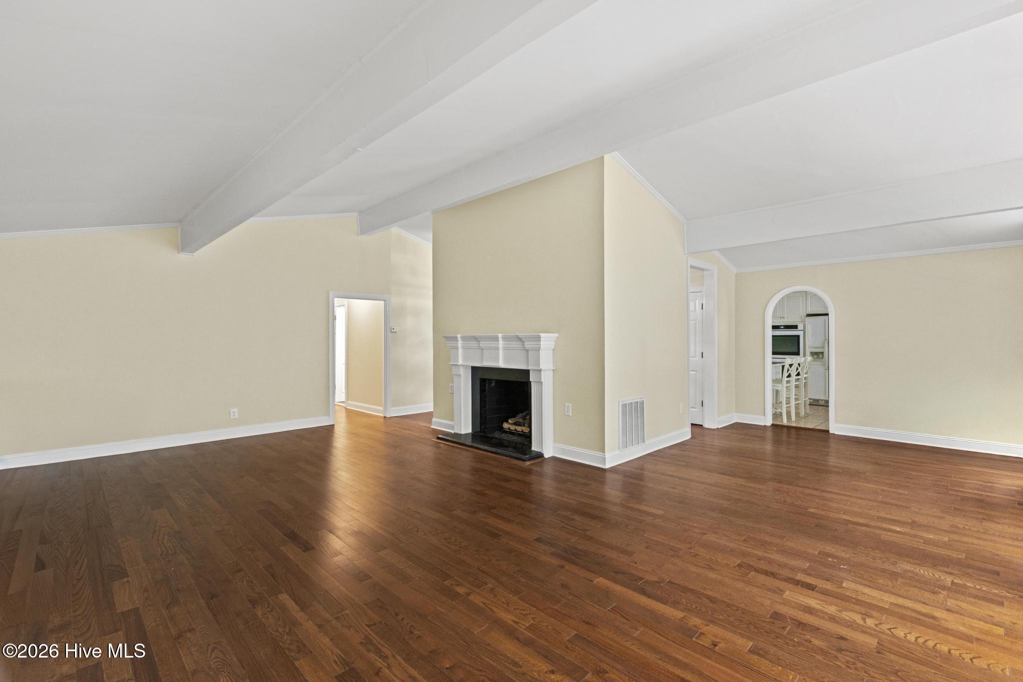402 Country Club Drive Property Photo 14