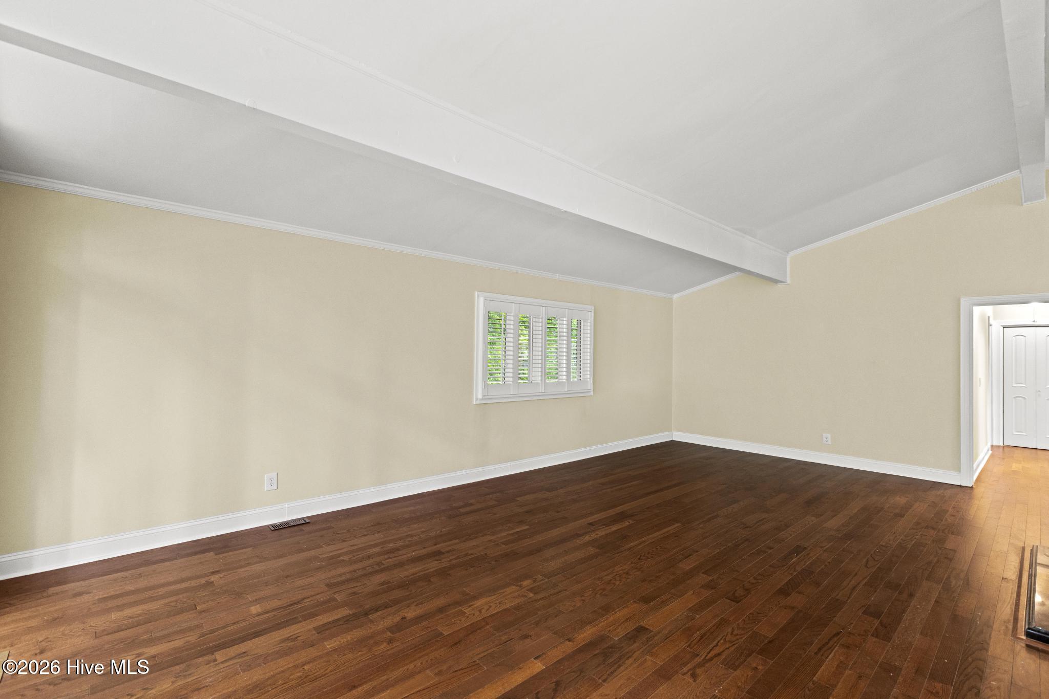 402 Country Club Drive Property Photo 16
