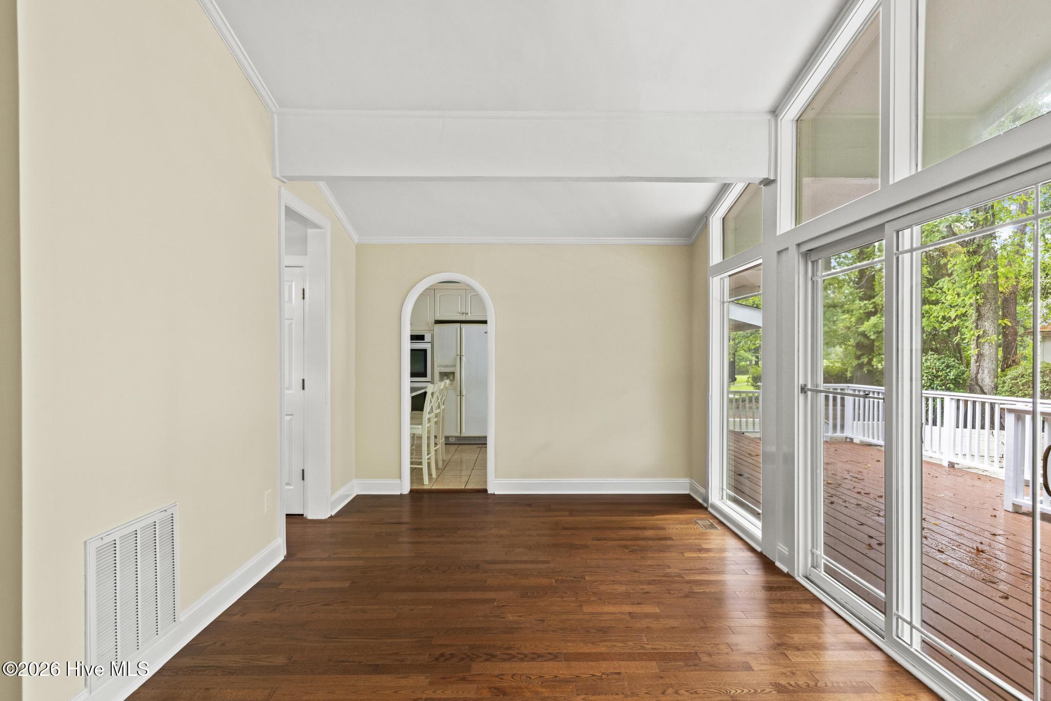 402 Country Club Drive Property Photo 18