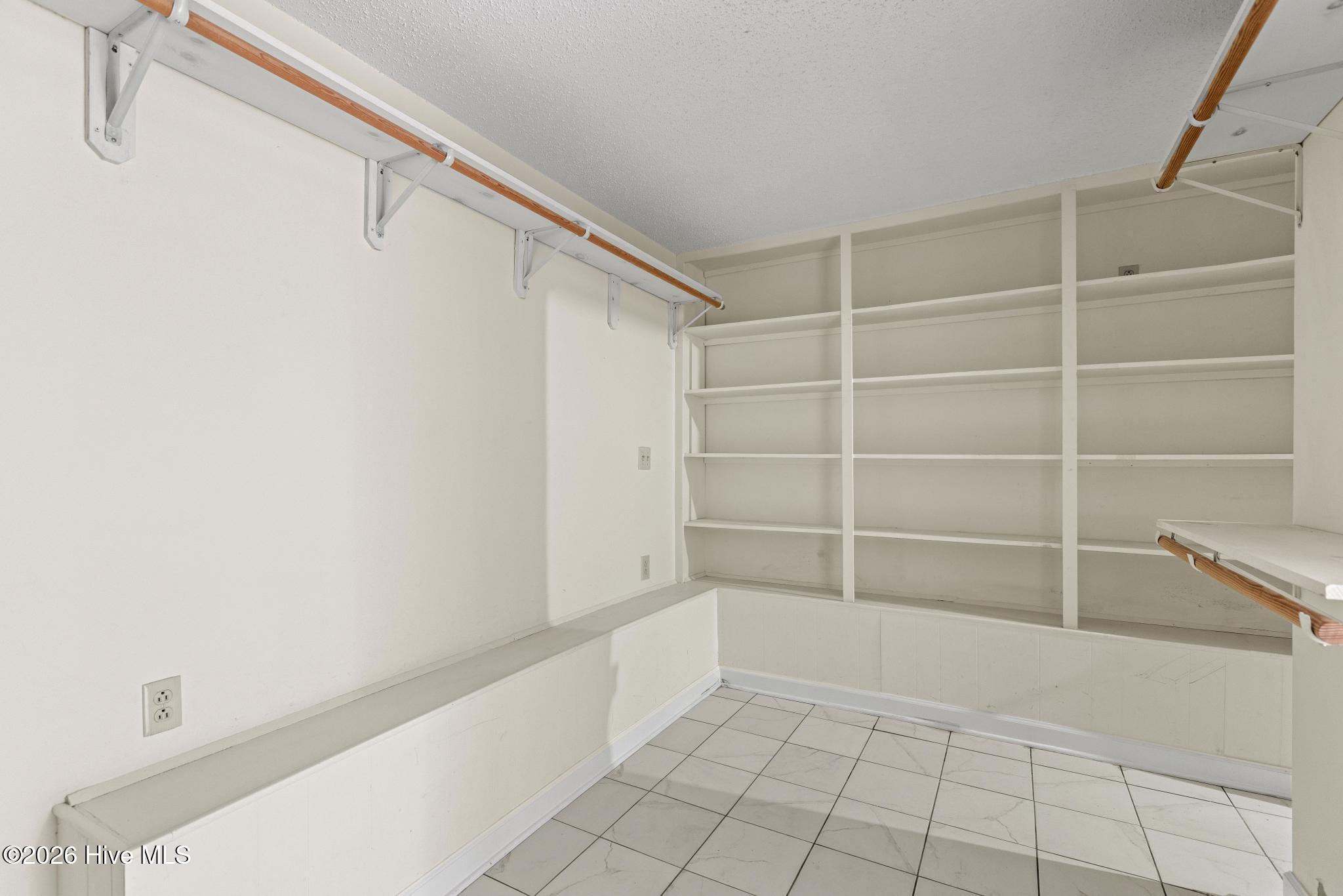 402 Country Club Drive Property Photo 52