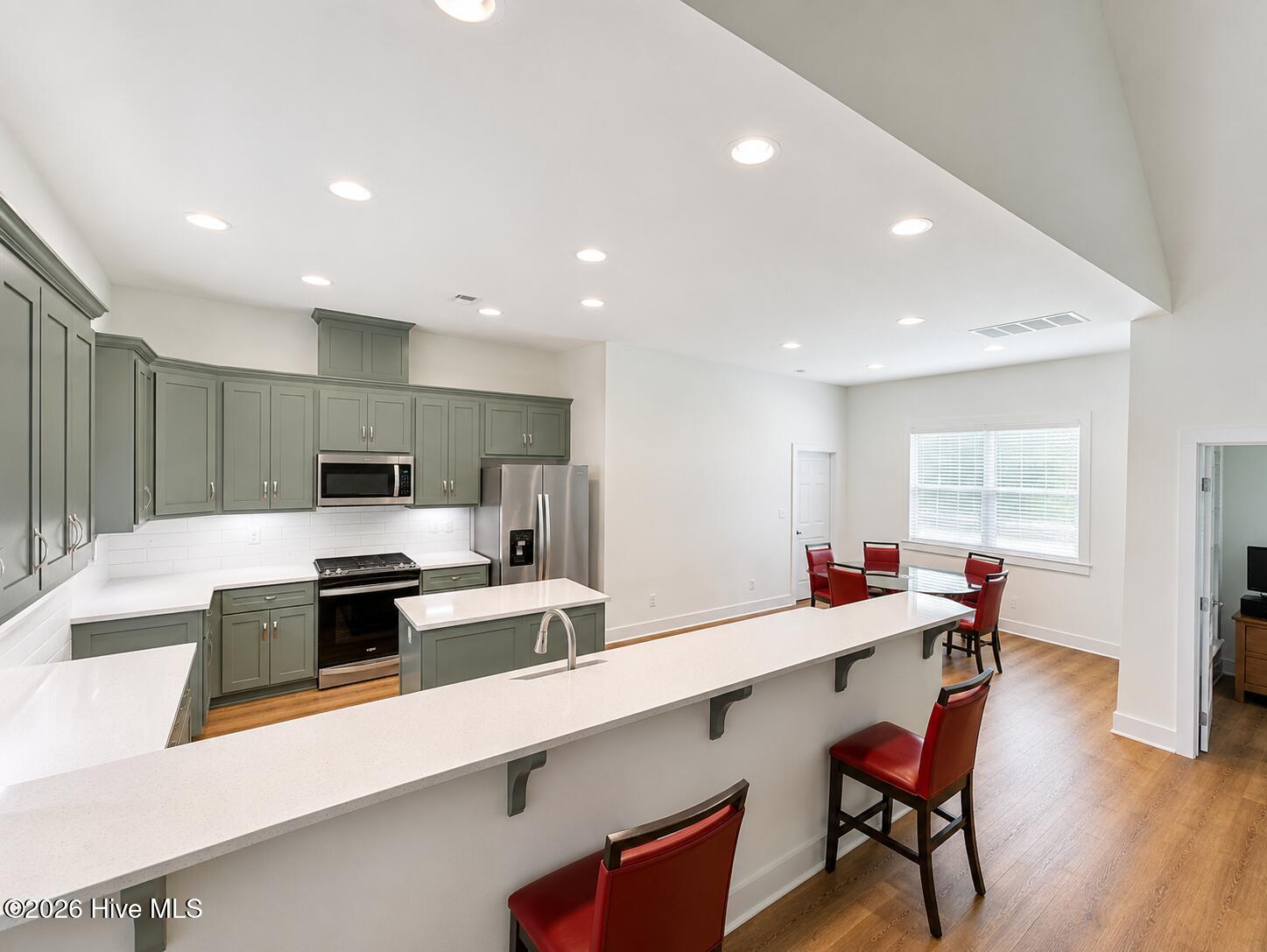 6881 Hinton Woods Drive Property Photo 11
