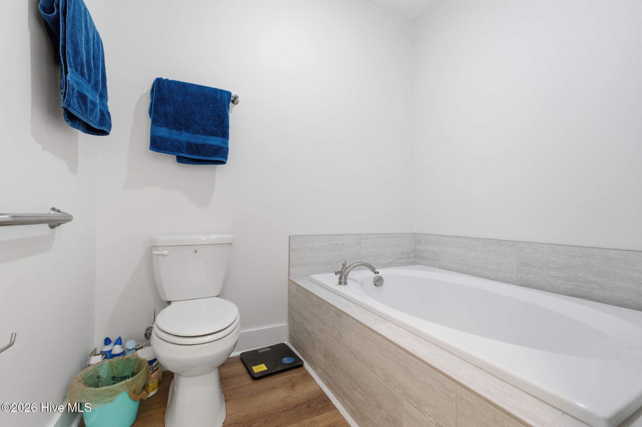 6881 Hinton Woods Drive Property Photo 23