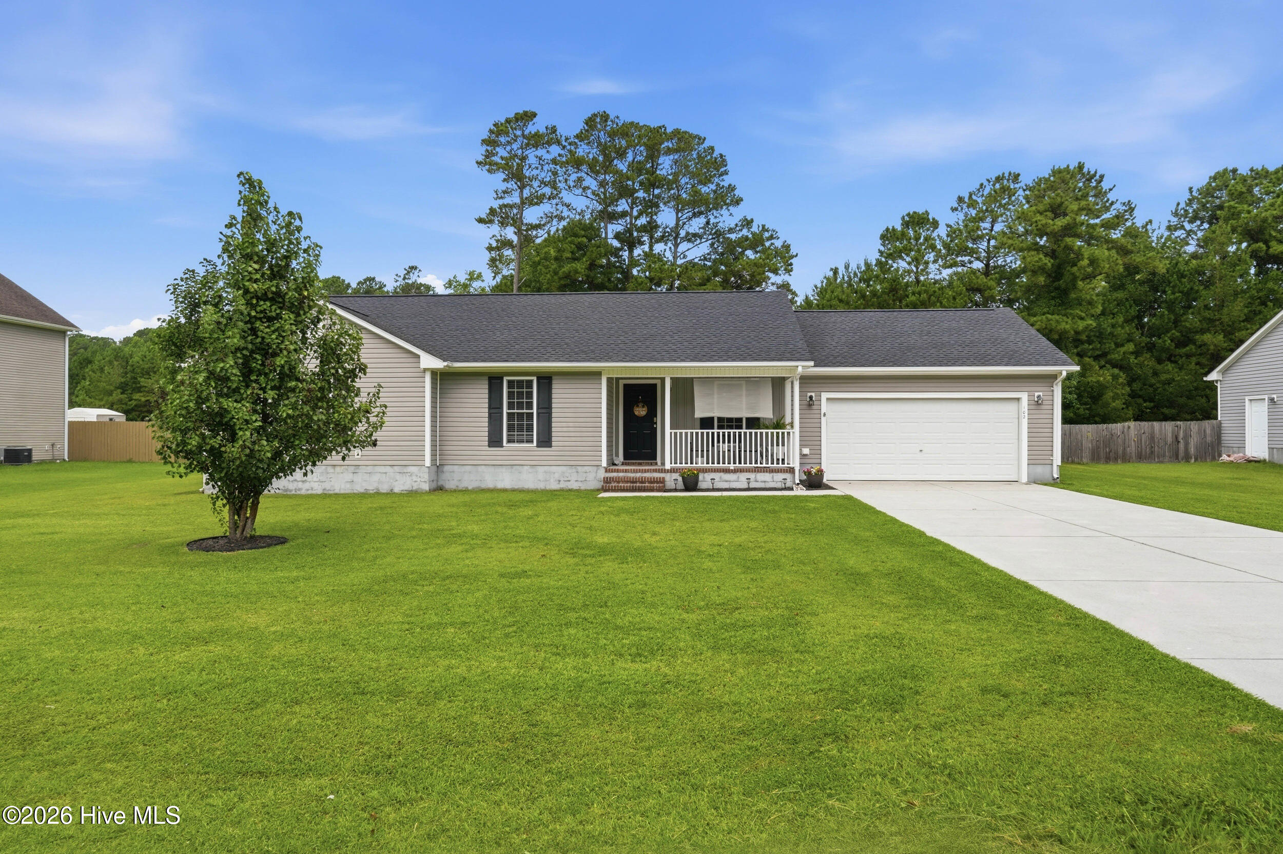 102 Laredo Drive Property Photo 3