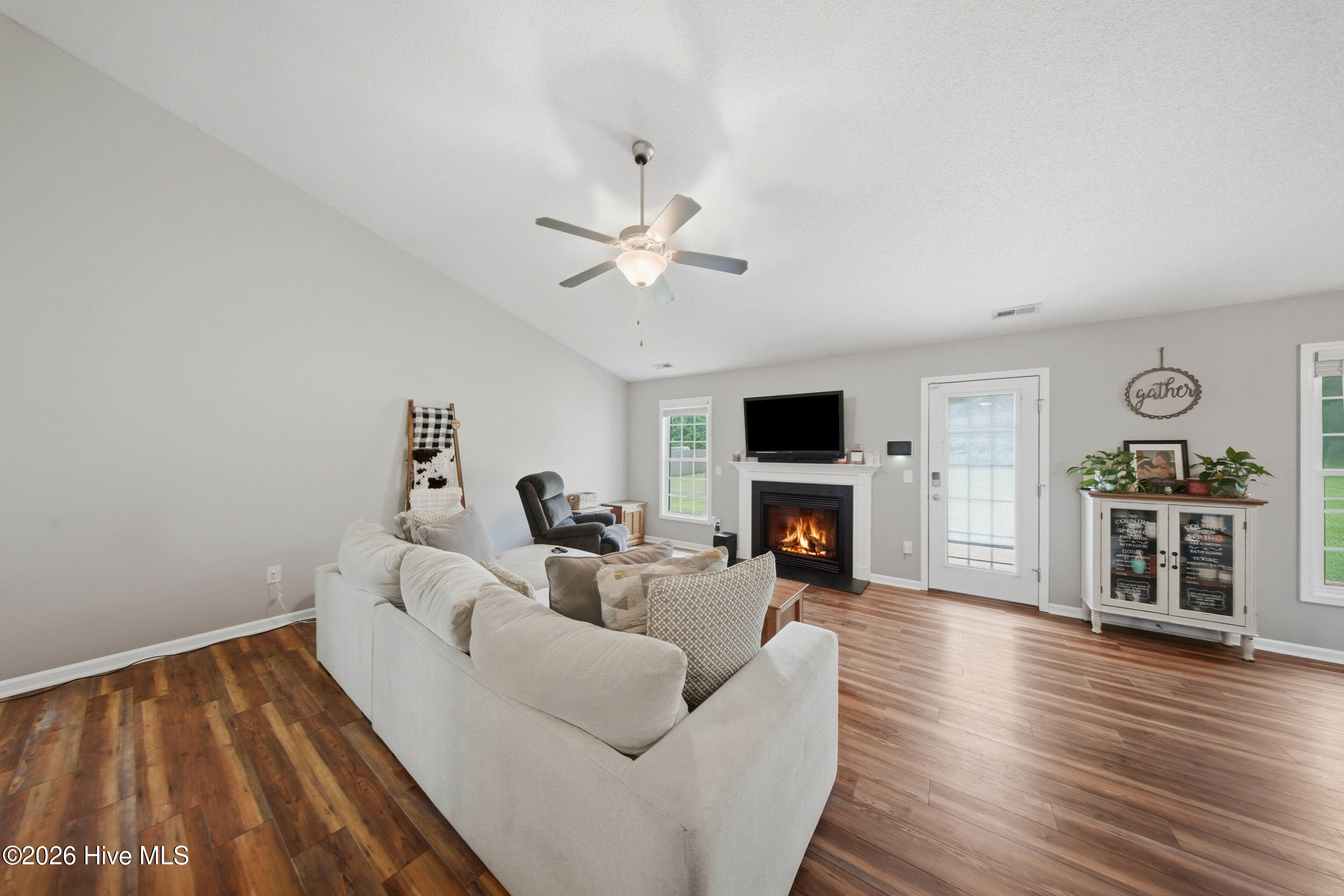 102 Laredo Drive Property Photo 11