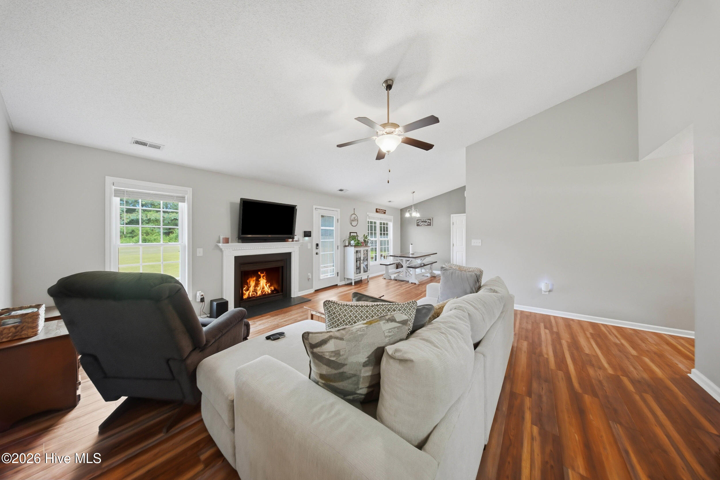 102 Laredo Drive Property Photo 12