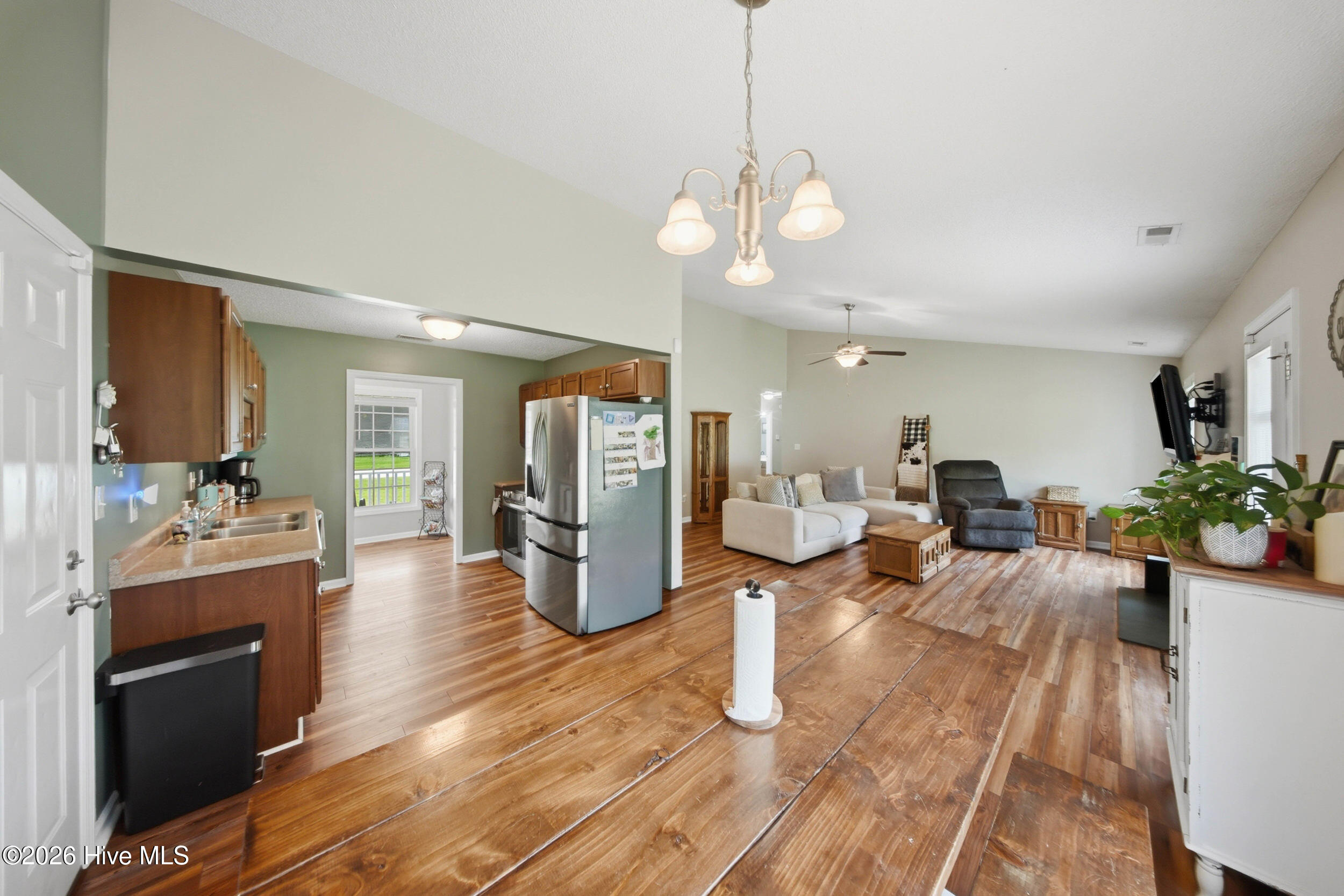 102 Laredo Drive Property Photo 15