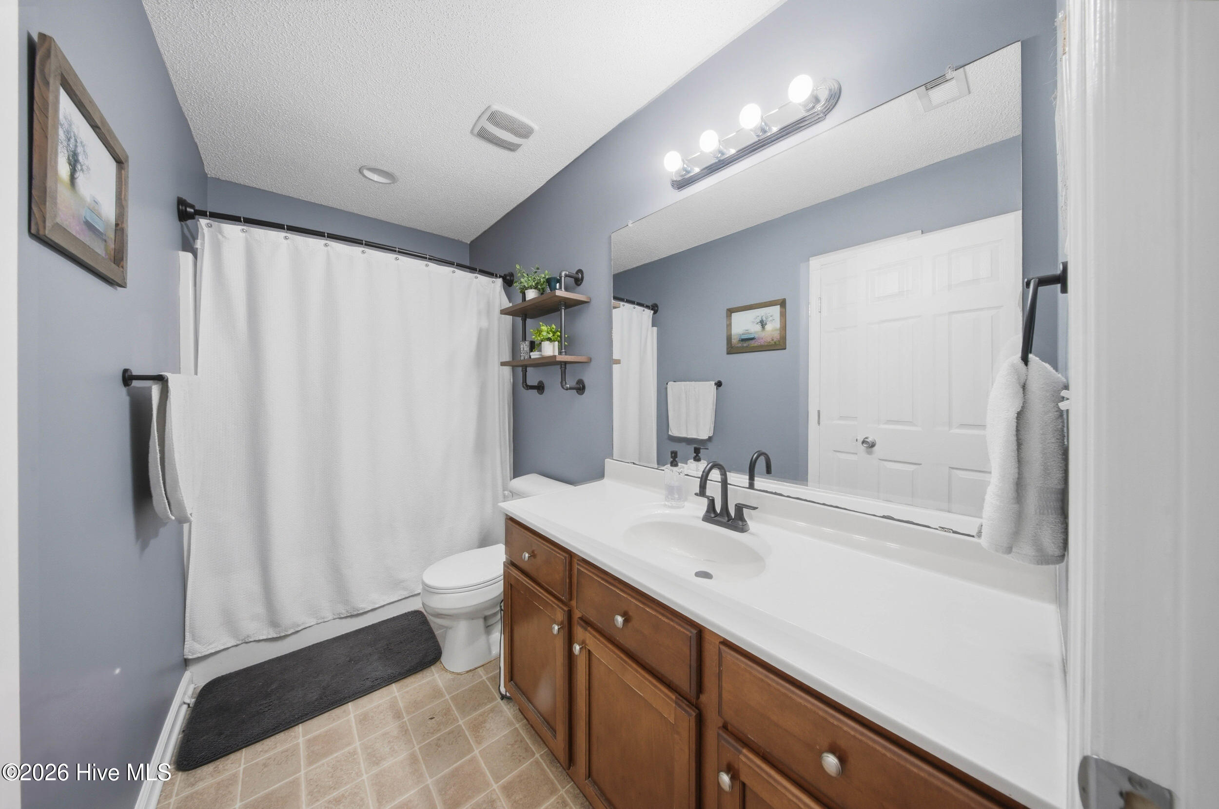 102 Laredo Drive Property Photo 31