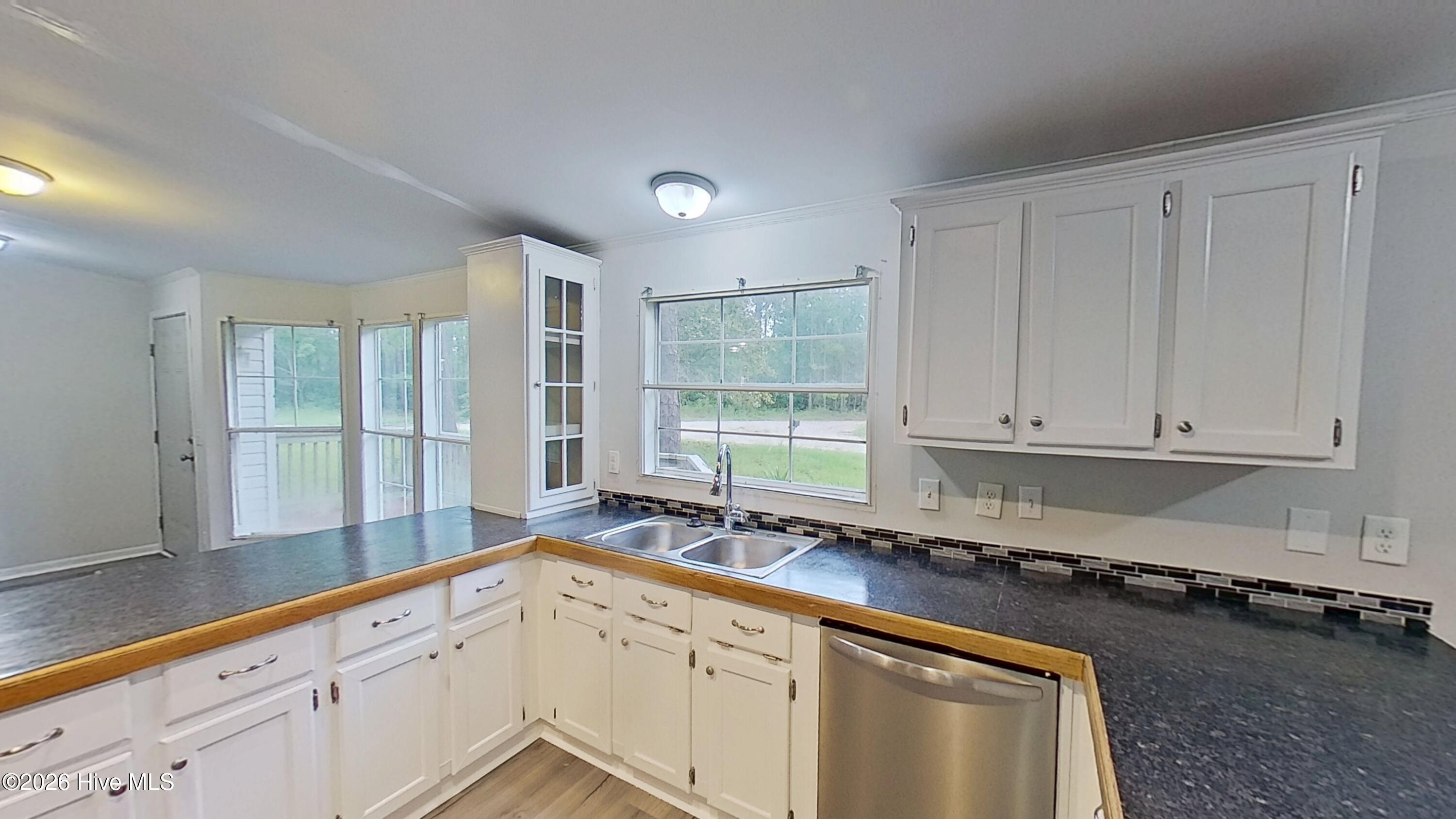 20 Deer Ridge Drive E Property Photo 8