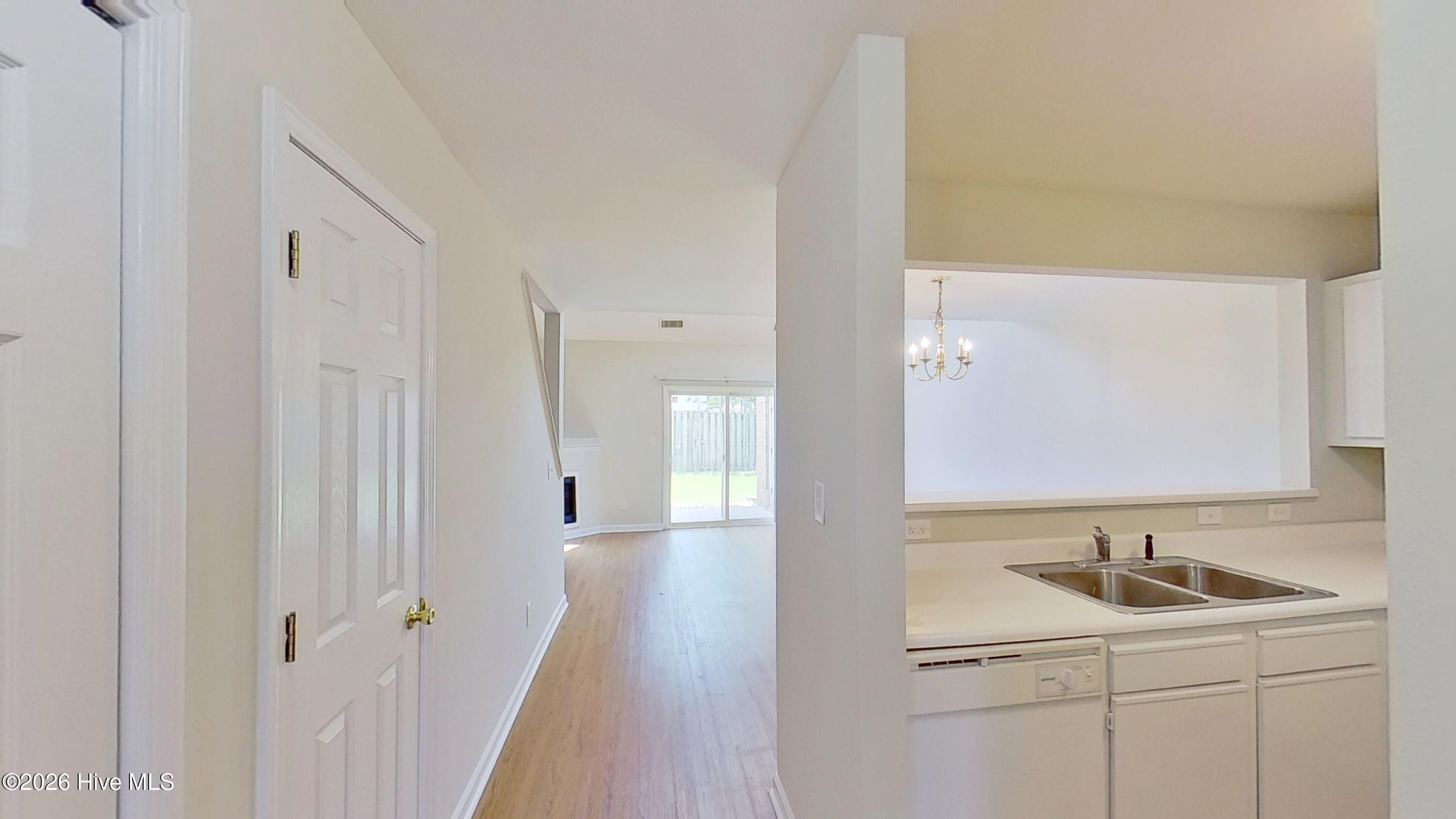 4804 S College Road S Unit 28 Property Photo 4