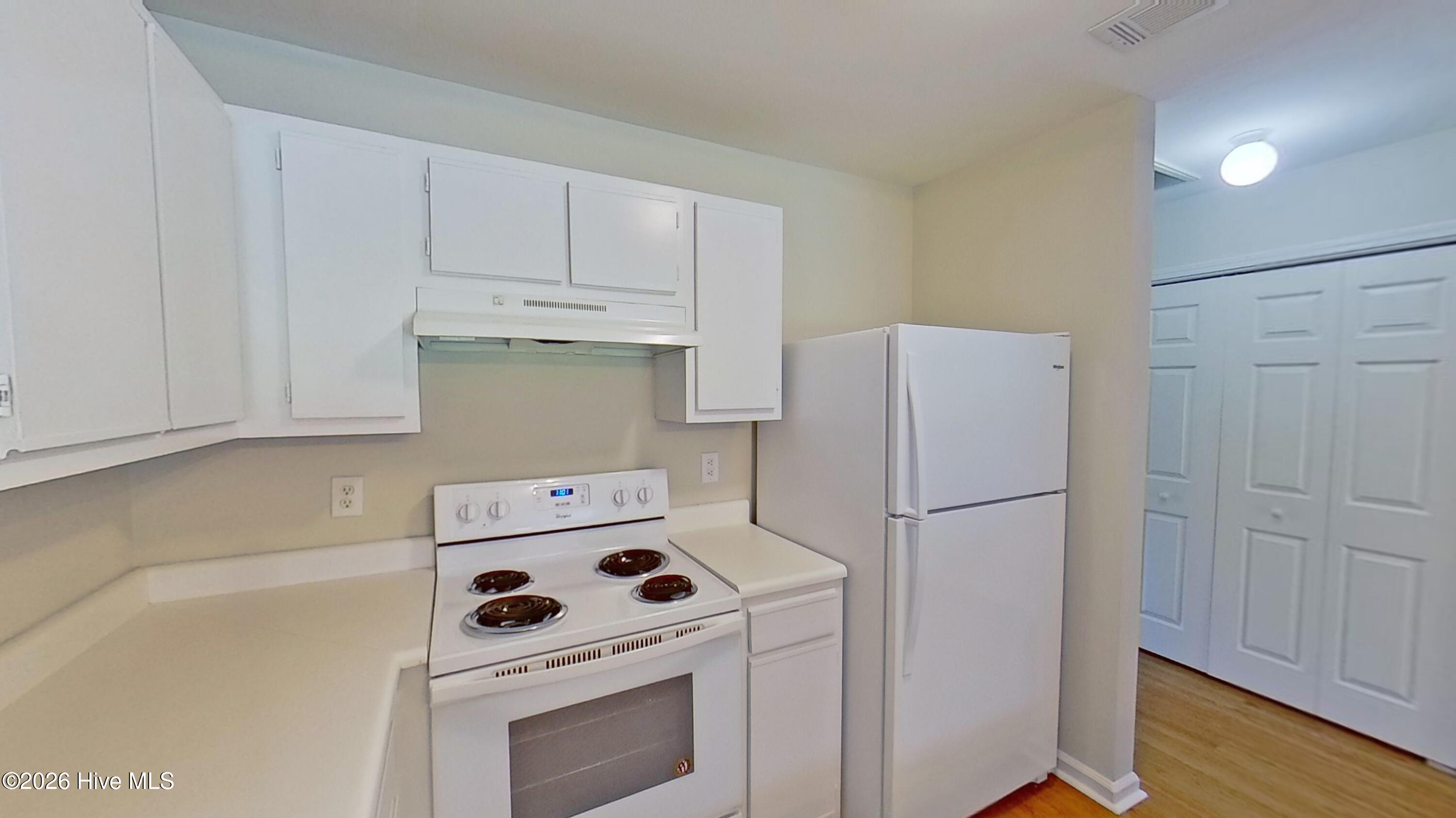 4804 S College Road S Unit 28 Property Photo 6