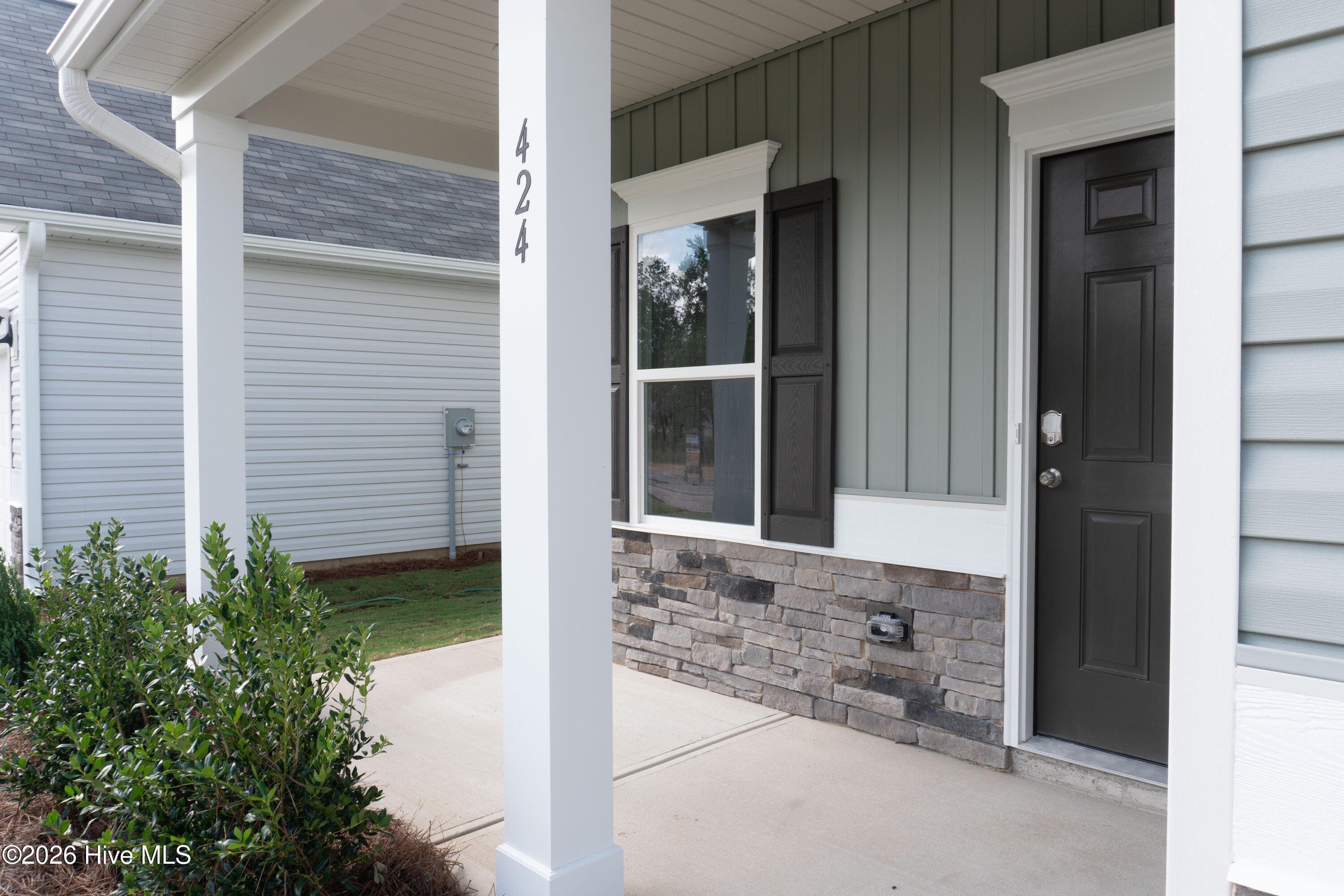 424 Barter Drive Property Photo 2
