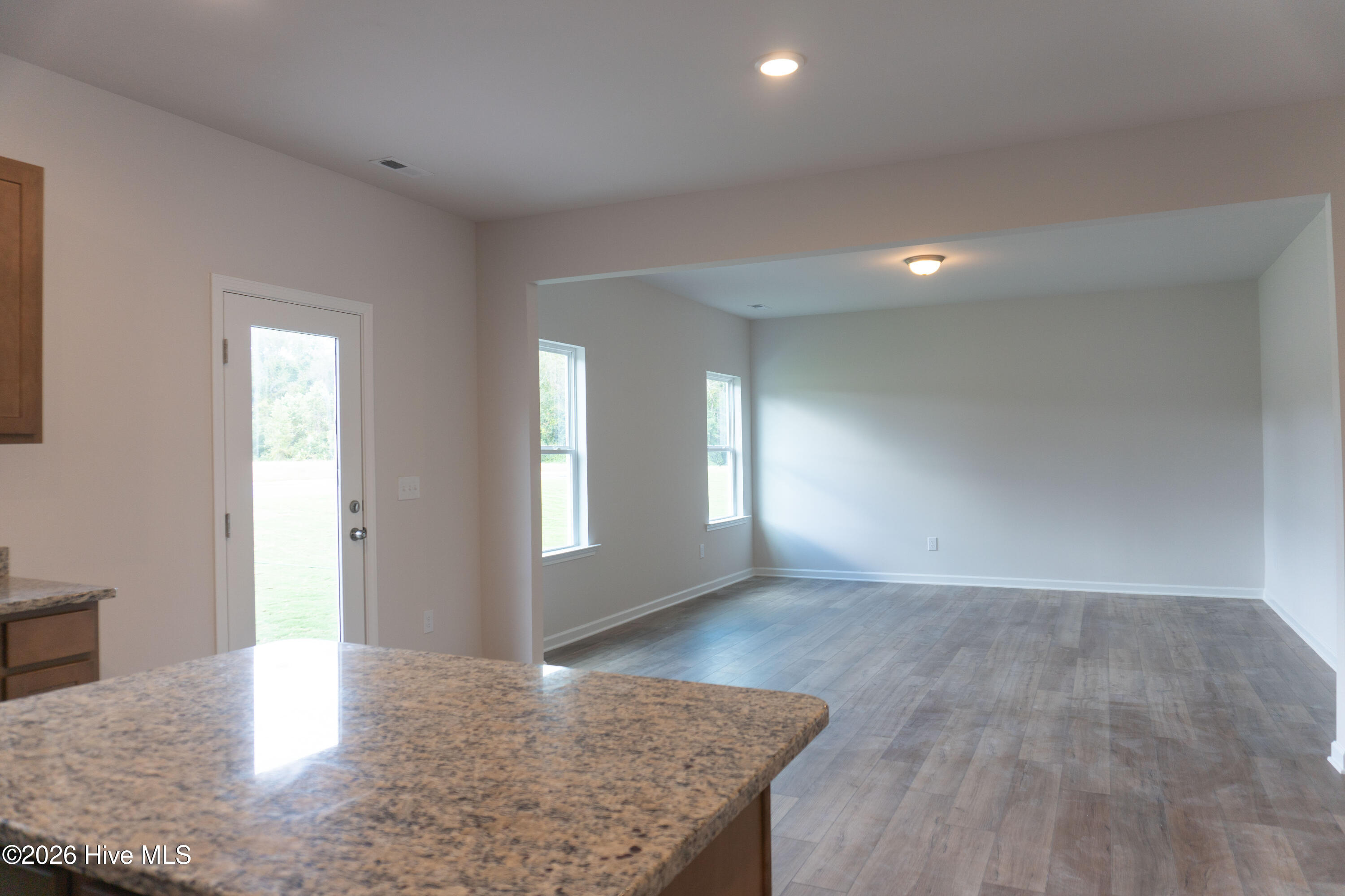 424 Barter Drive Property Photo 7