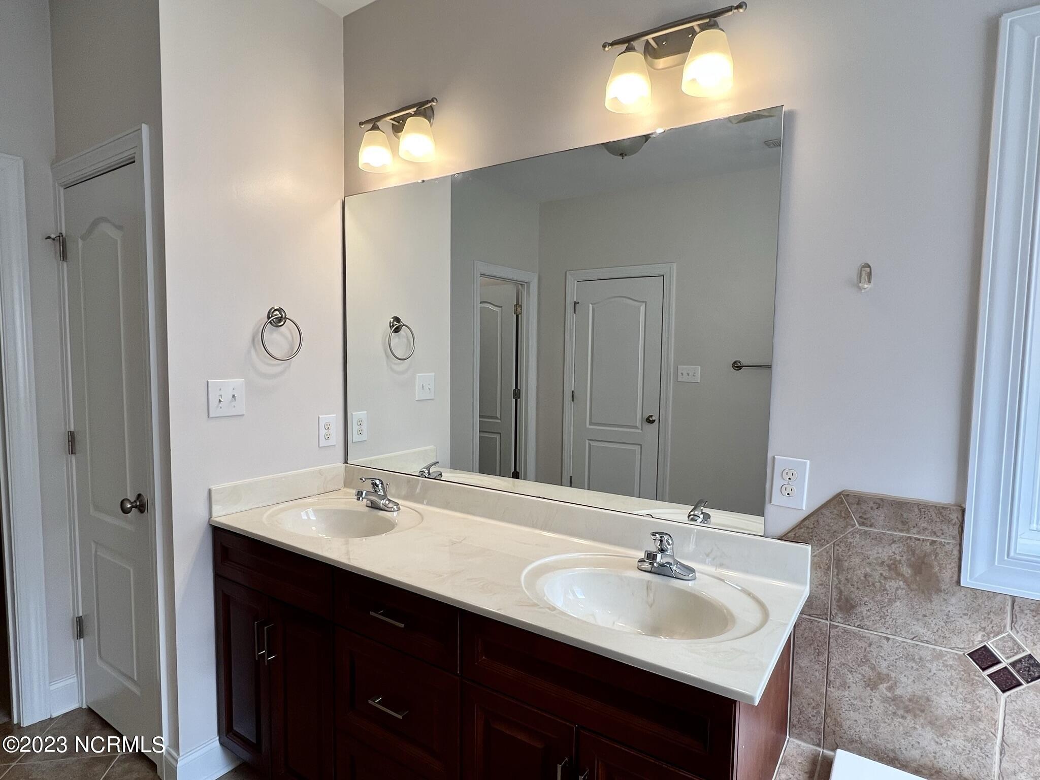 206 Sandy Springs Road Property Photo 31