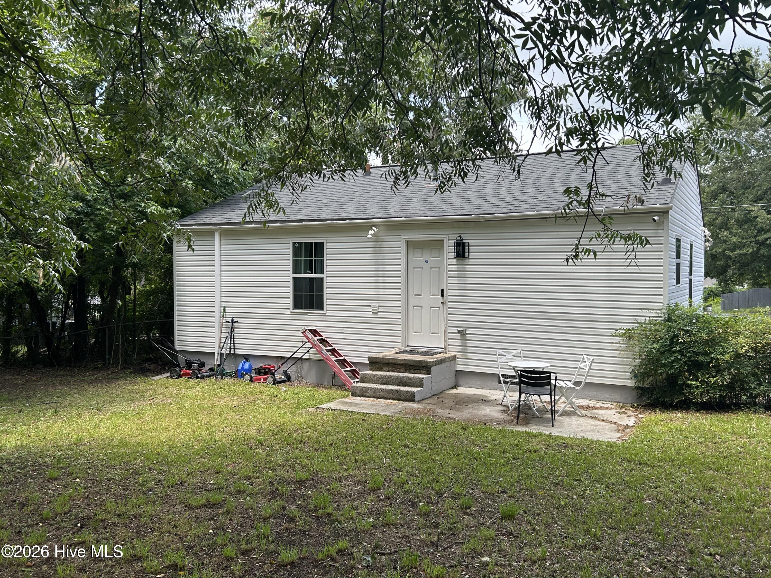 2838 Thomas Lane Property Photo 4