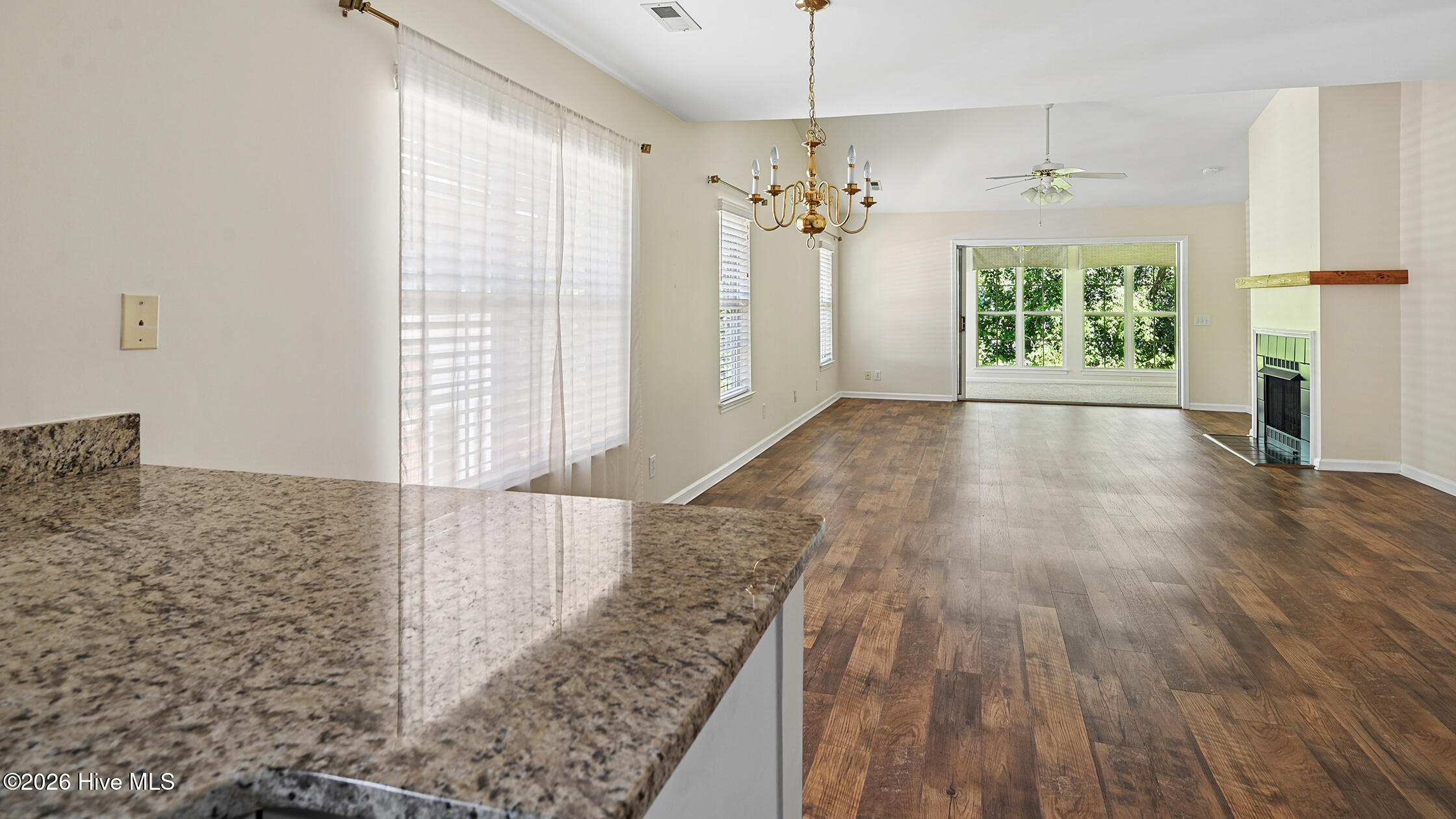 2209 Locksley Woods Drive E Property Photo 6