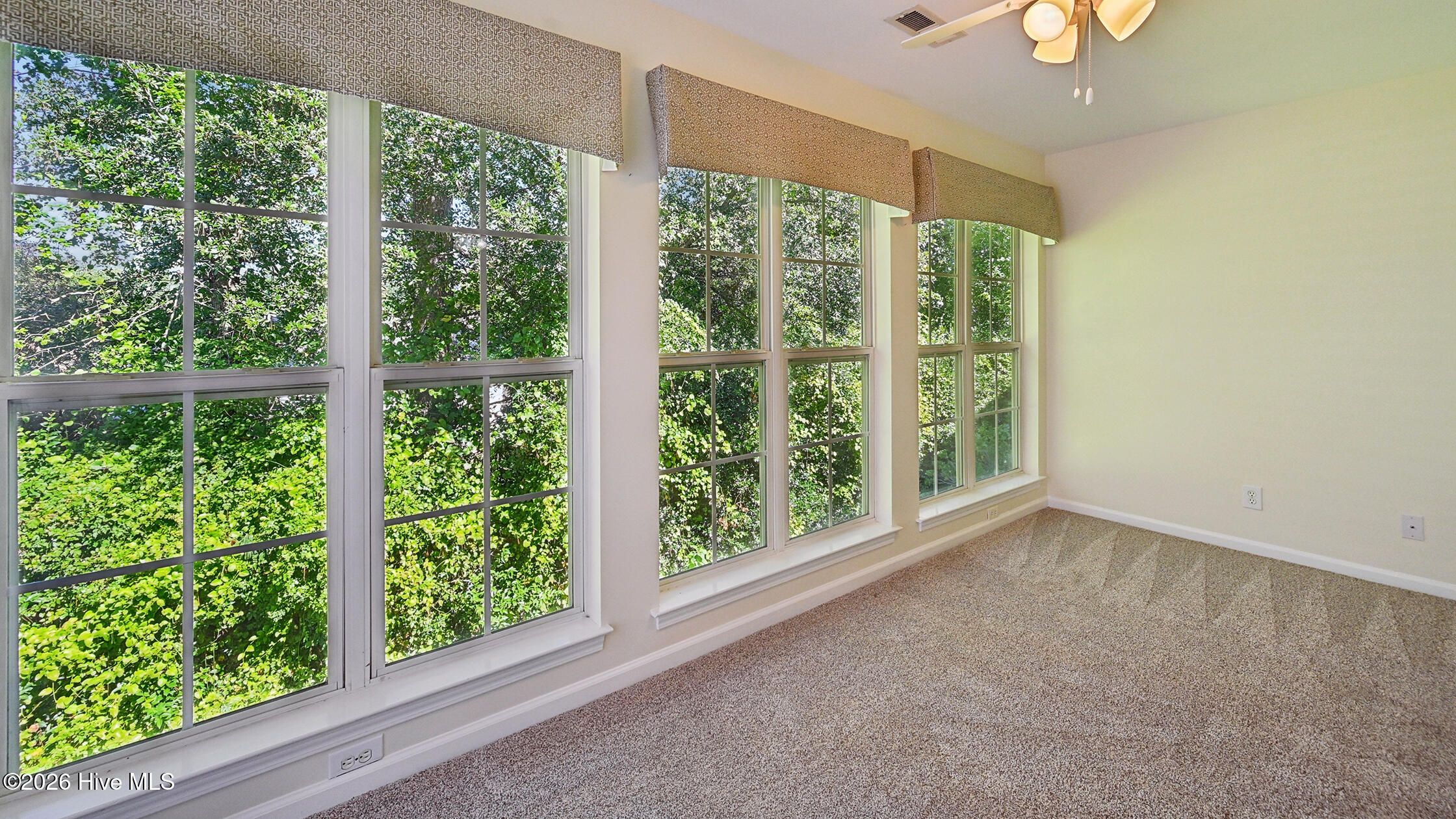 2209 Locksley Woods Drive E Property Photo 17