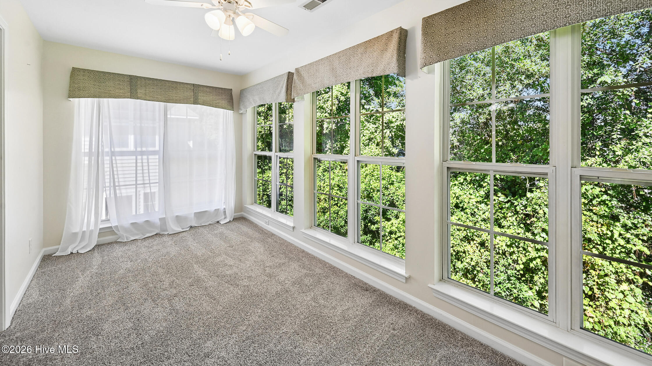 2209 Locksley Woods Drive E Property Photo 18