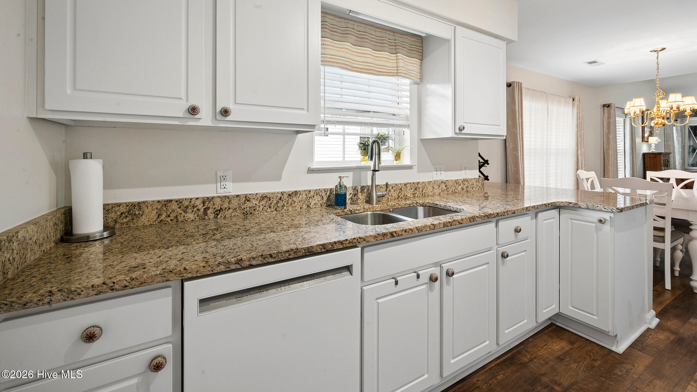2209 Locksley Woods Drive E Property Photo 33