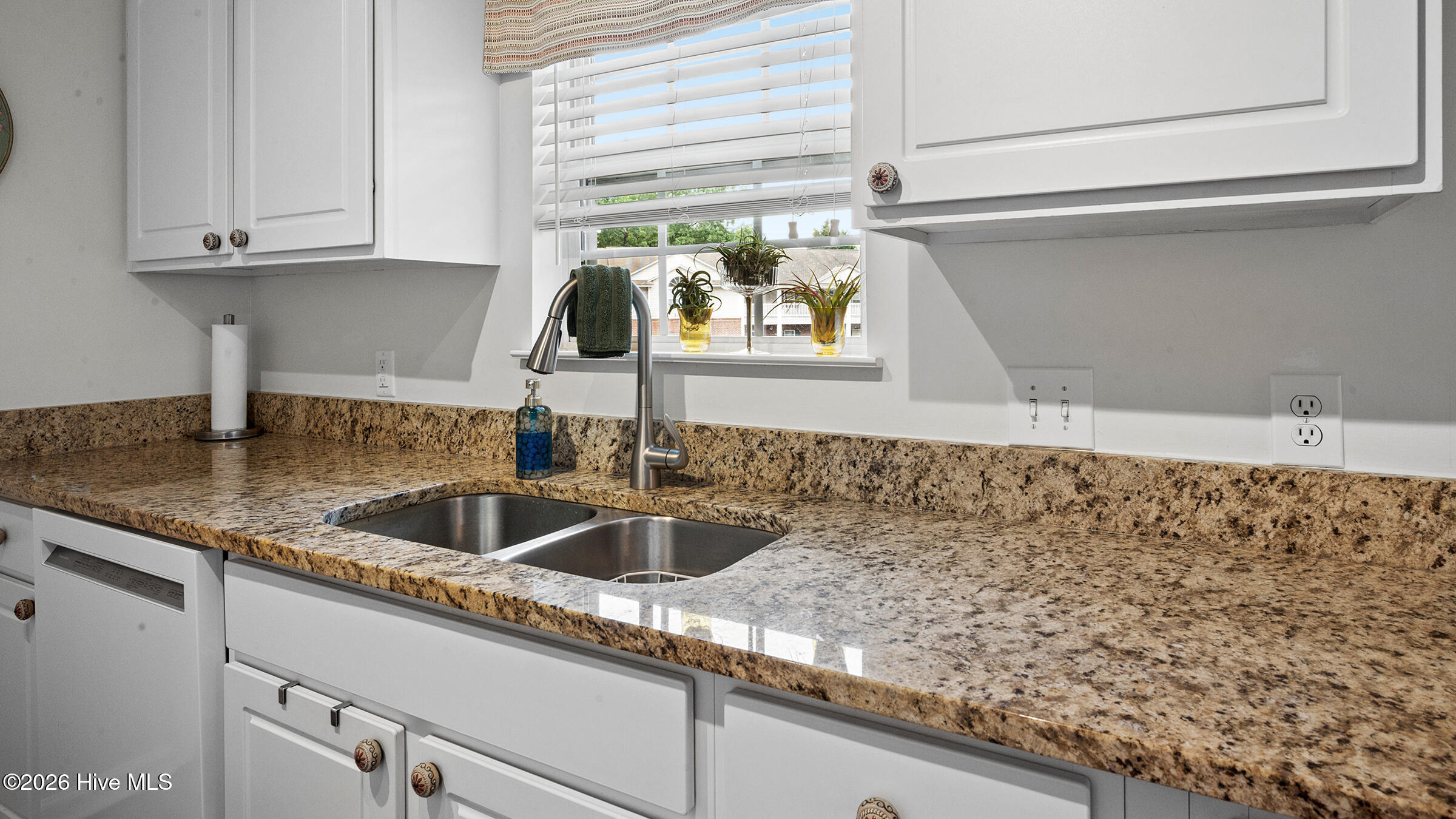 2209 Locksley Woods Drive E Property Photo 35