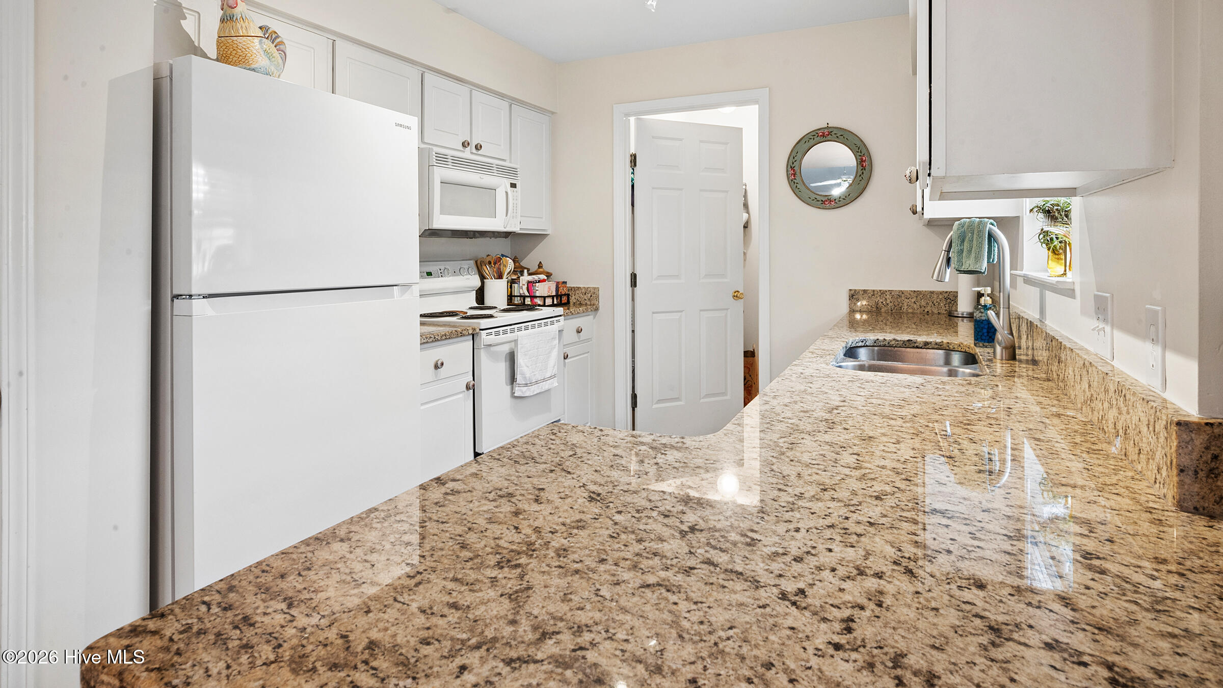 2209 Locksley Woods Drive E Property Photo 37