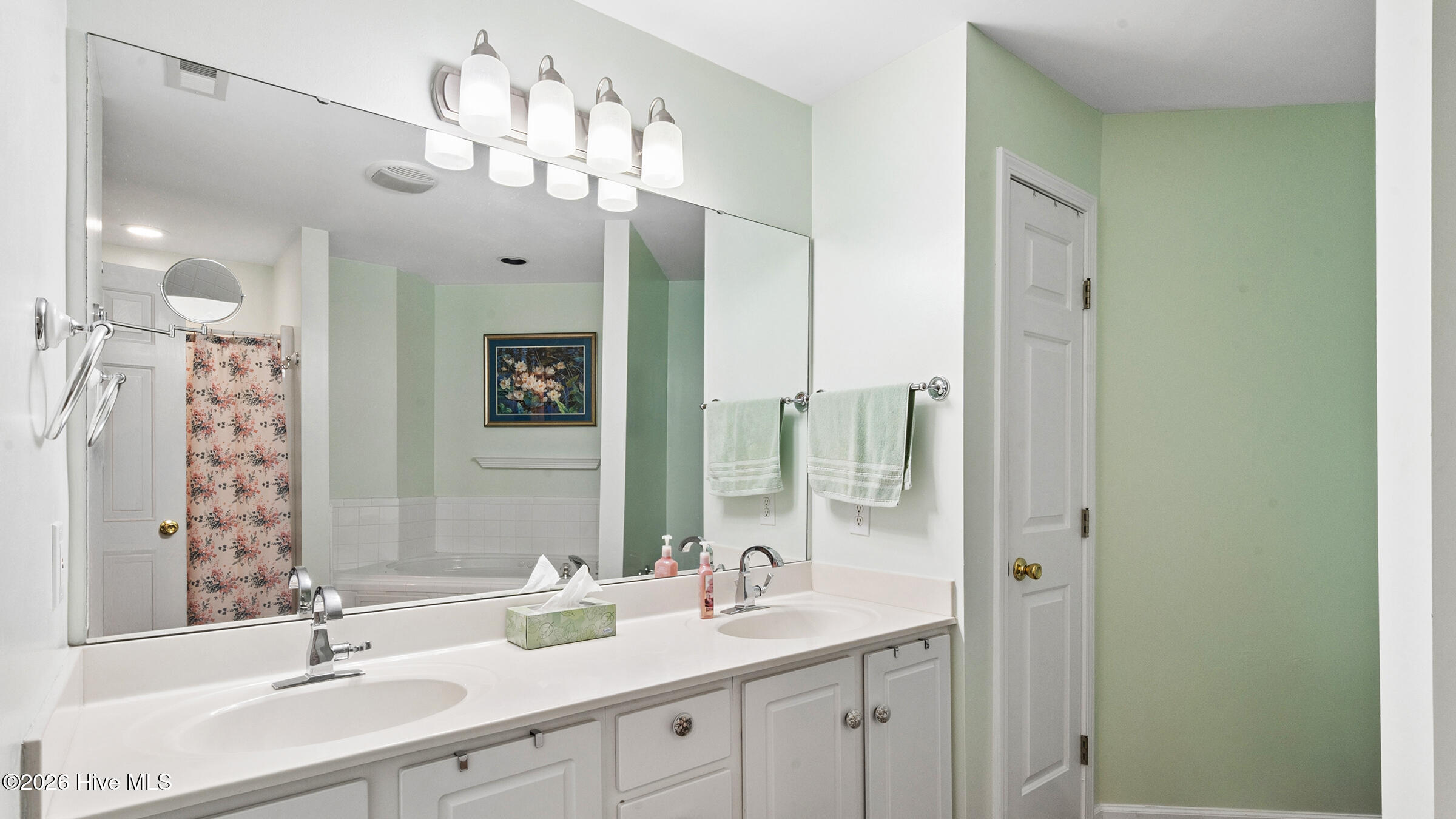 2209 Locksley Woods Drive E Property Photo 39
