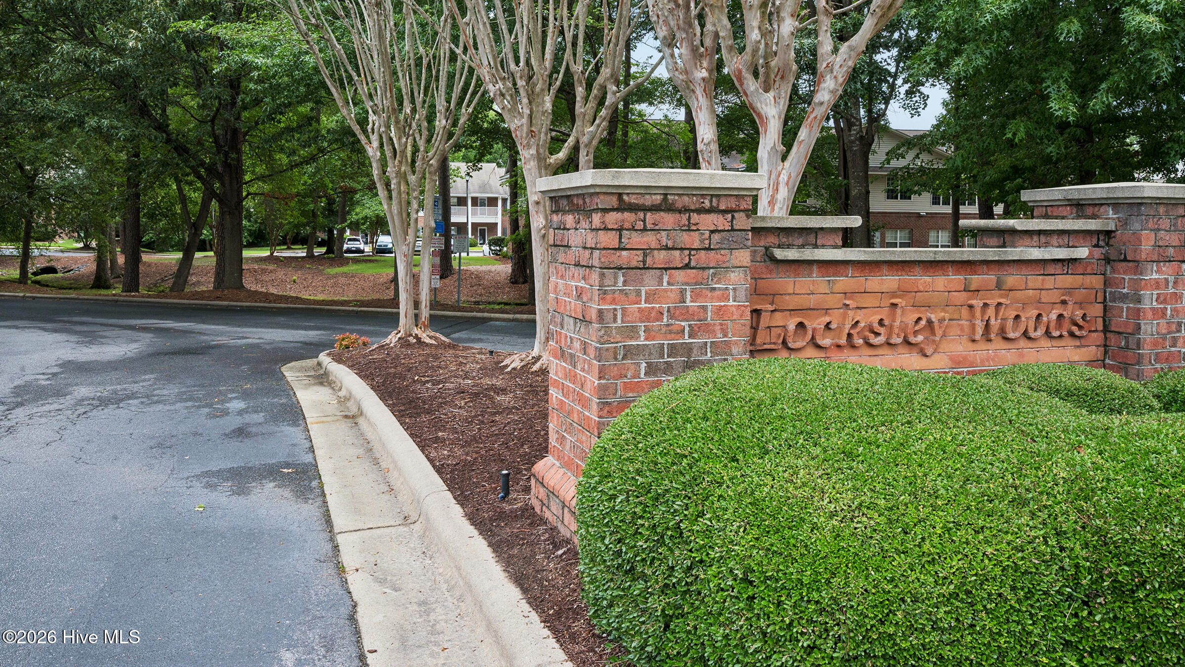 2209 Locksley Woods Drive E Property Photo 48